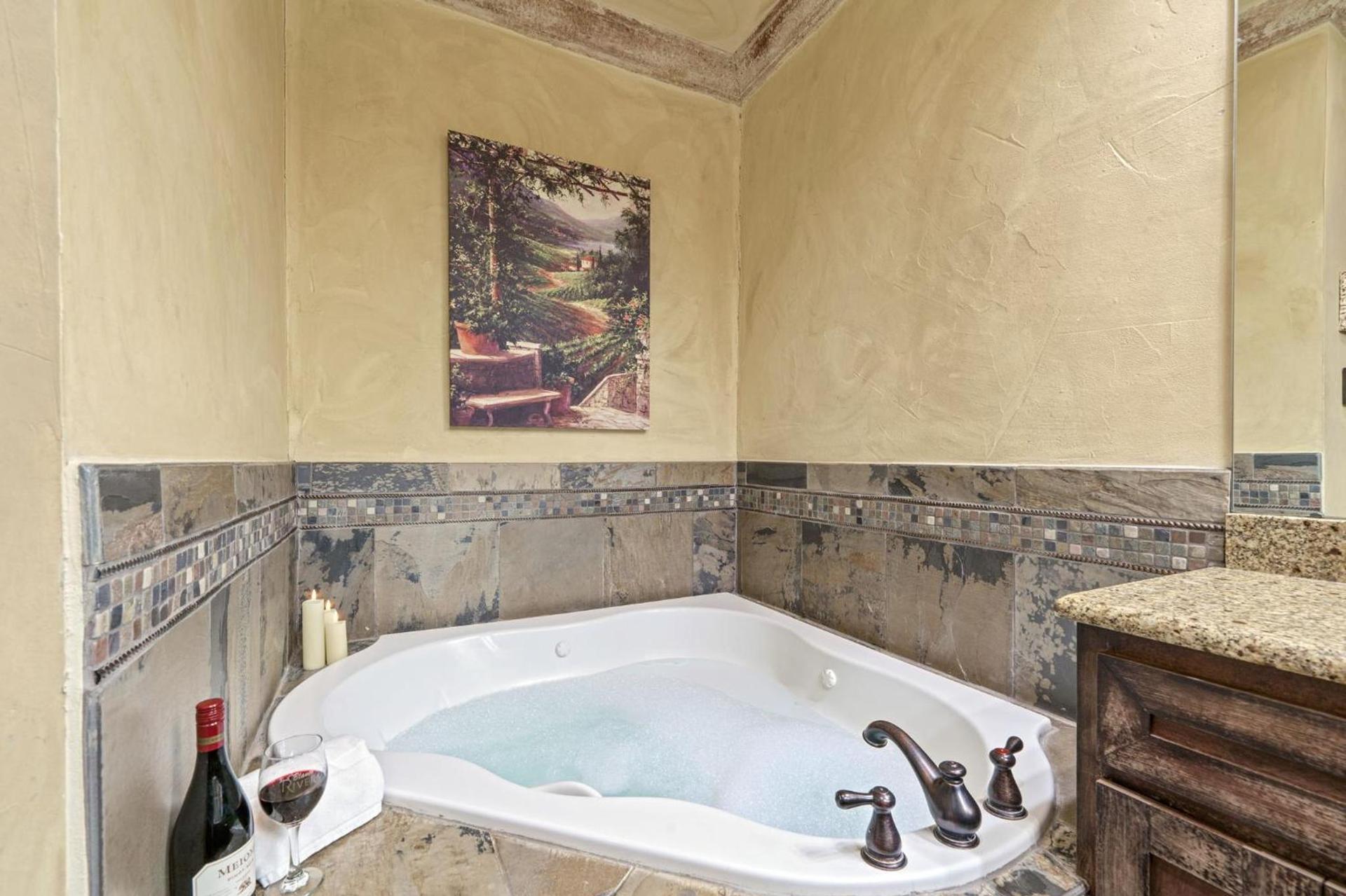 Blanco Riverside Cottages photo 44