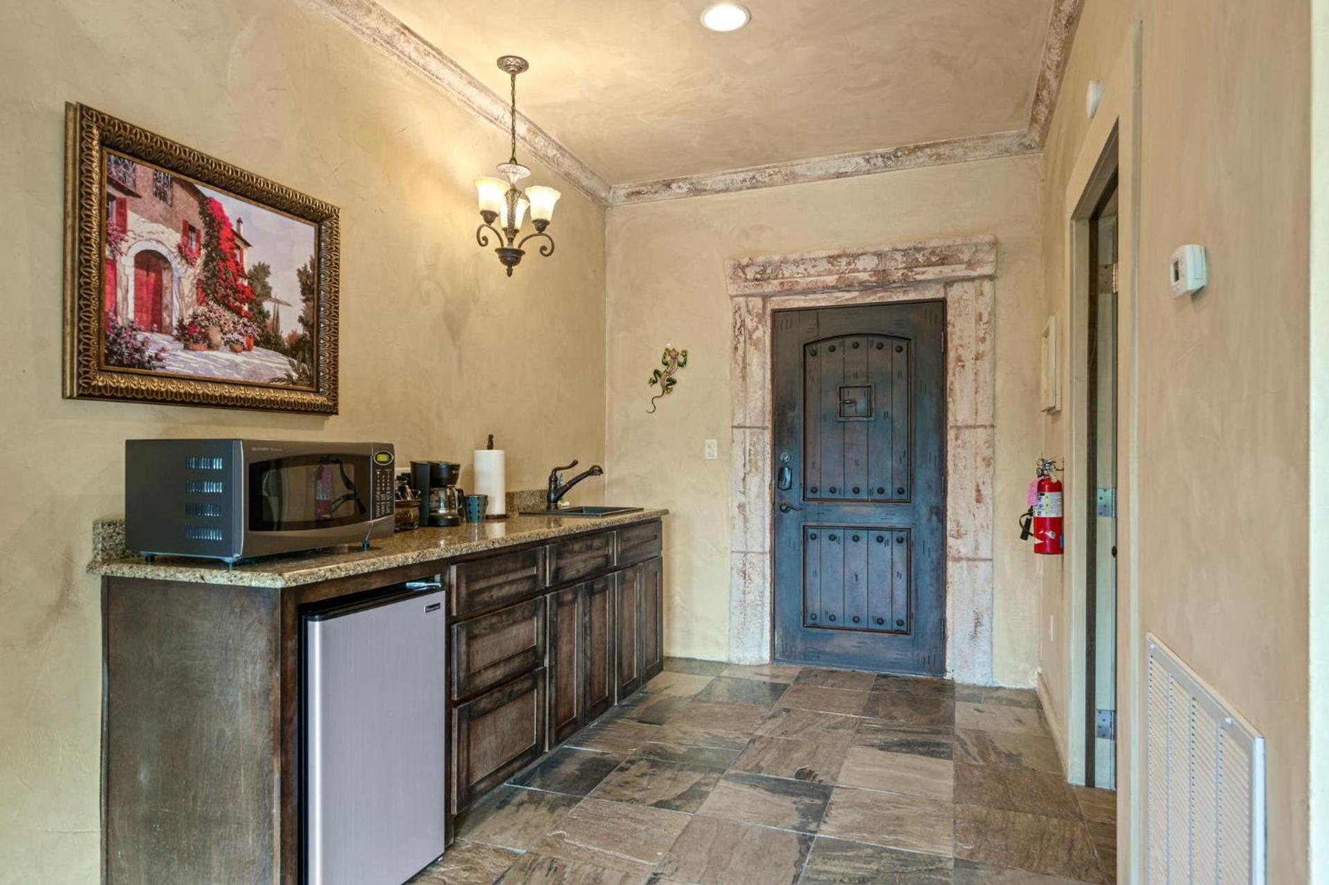 Blanco Riverside Cottages photo 65