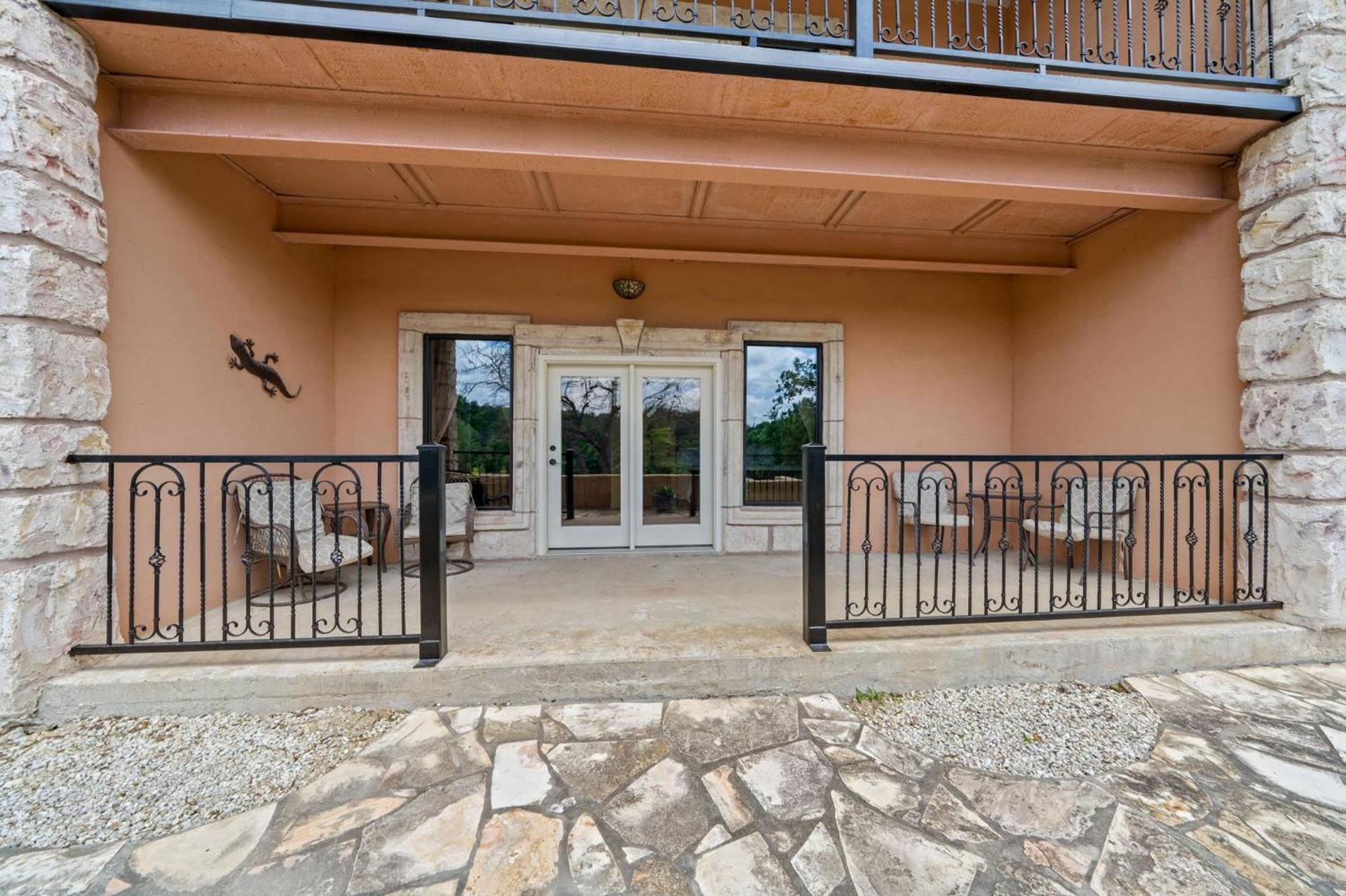 Blanco Riverside Cottages photo 66