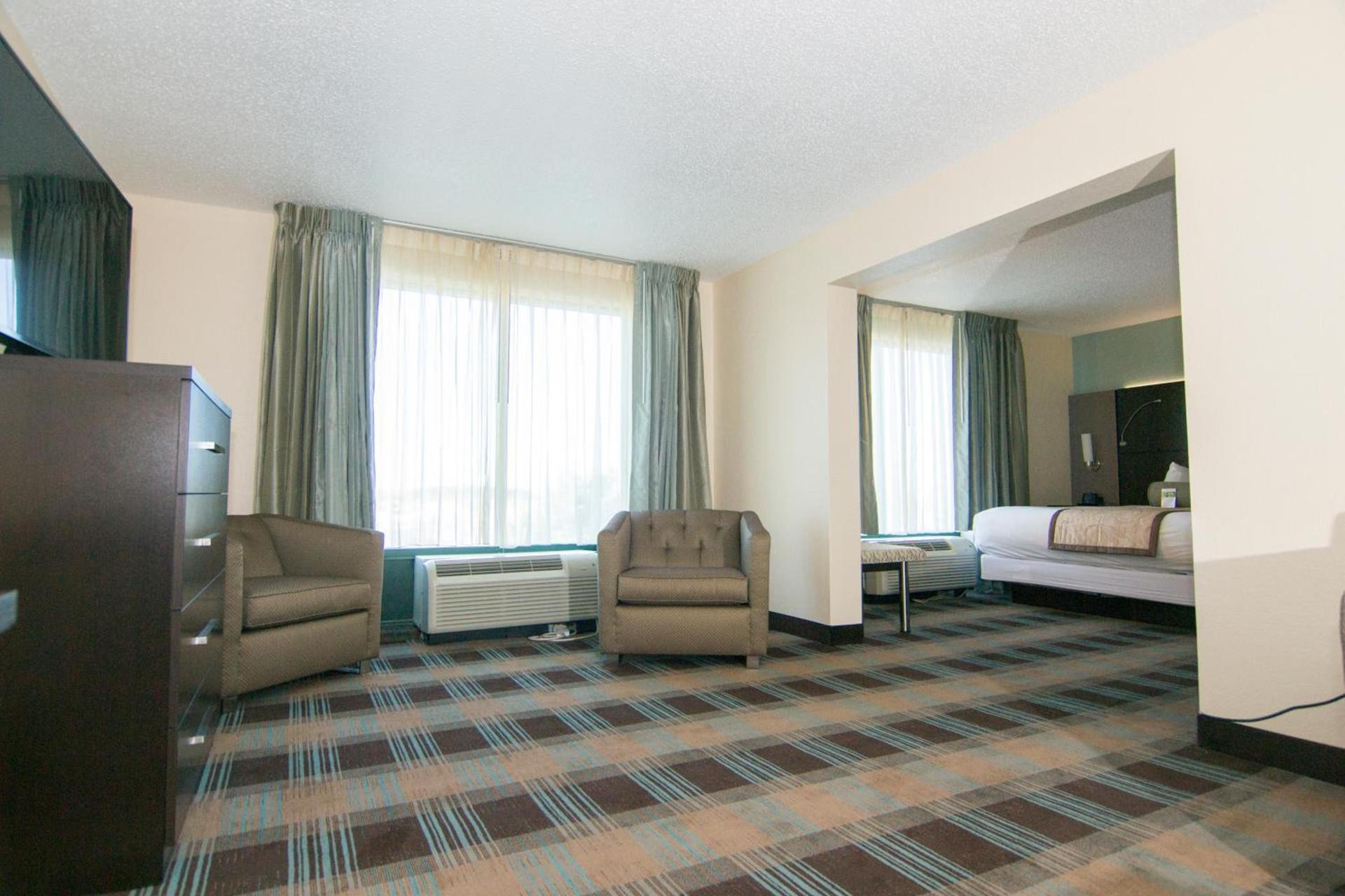 Wingate By Wyndham - Orlando International Airport- Free Hot Breakfast photo 31