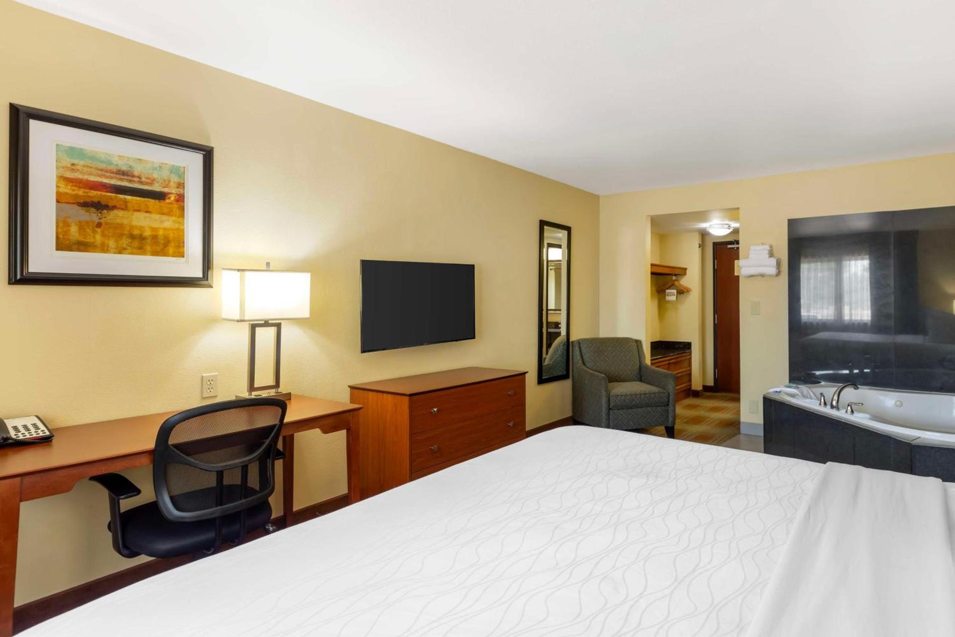 Best Western Kiva Inn photo 20