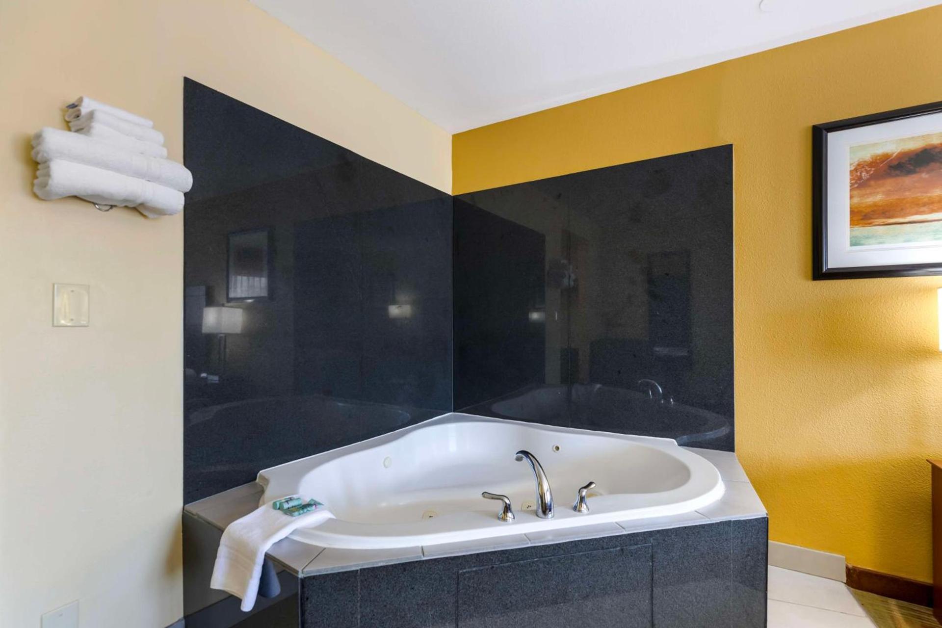 Best Western Kiva Inn photo 18