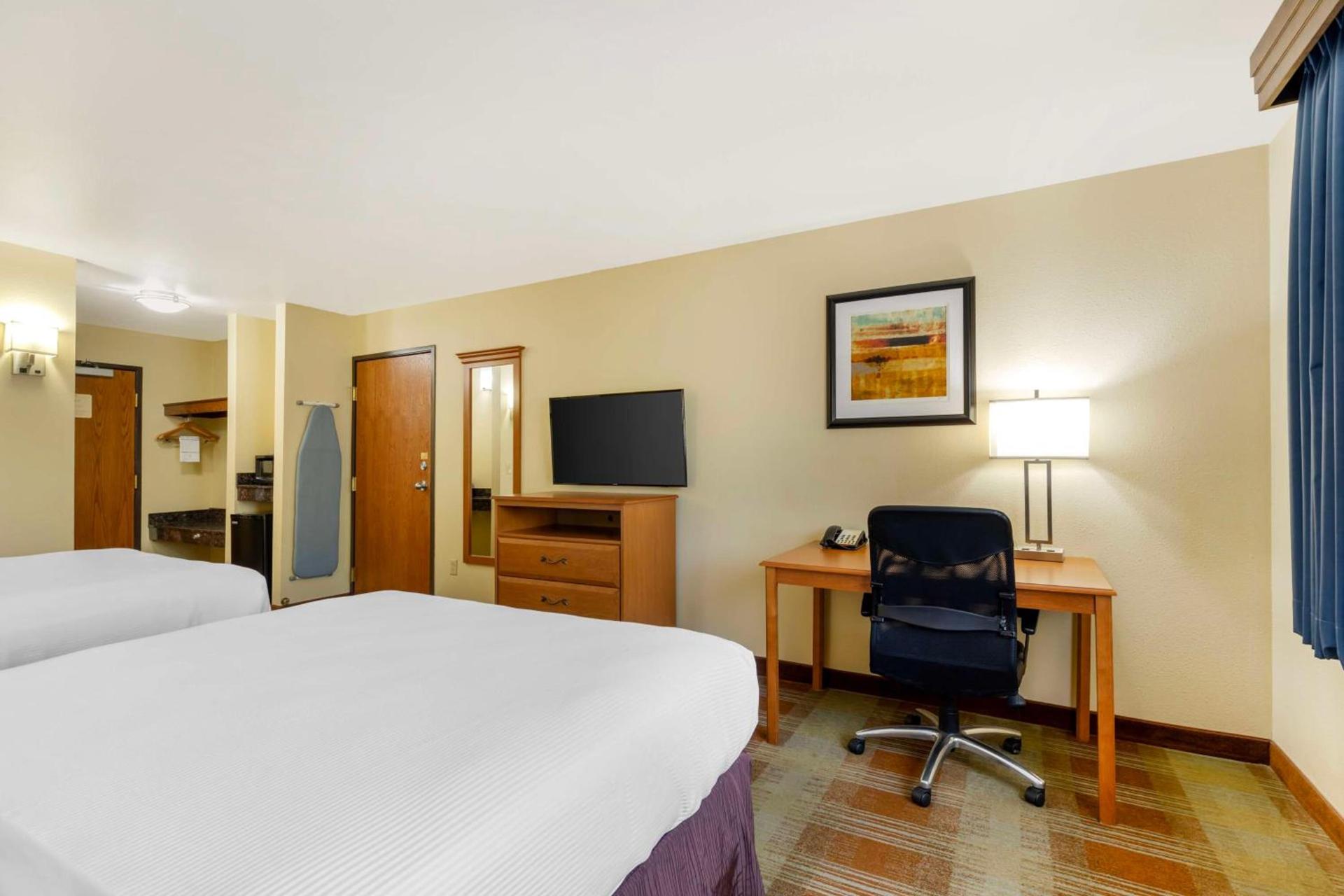 Best Western Kiva Inn photo 23