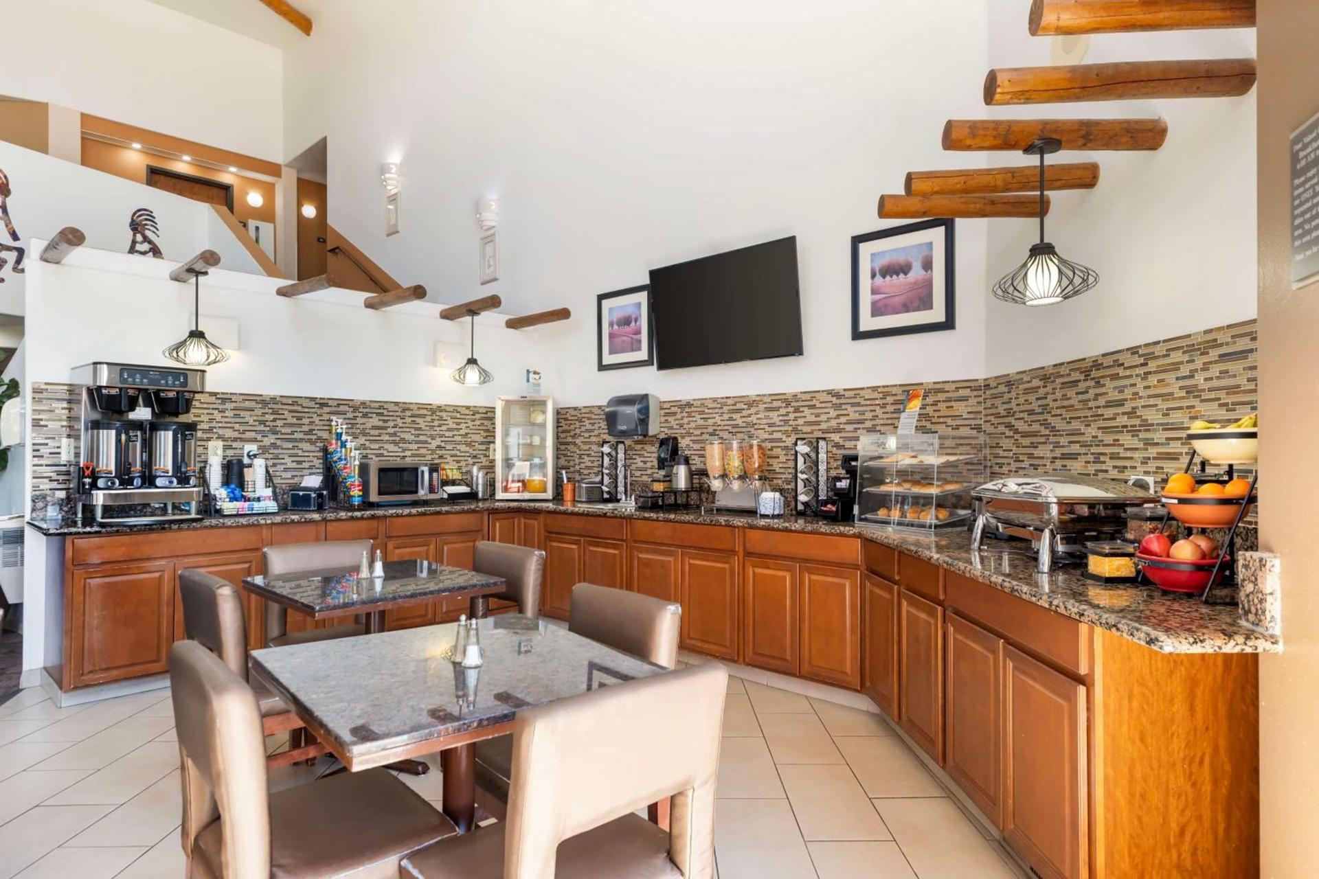 Best Western Kiva Inn photo 31