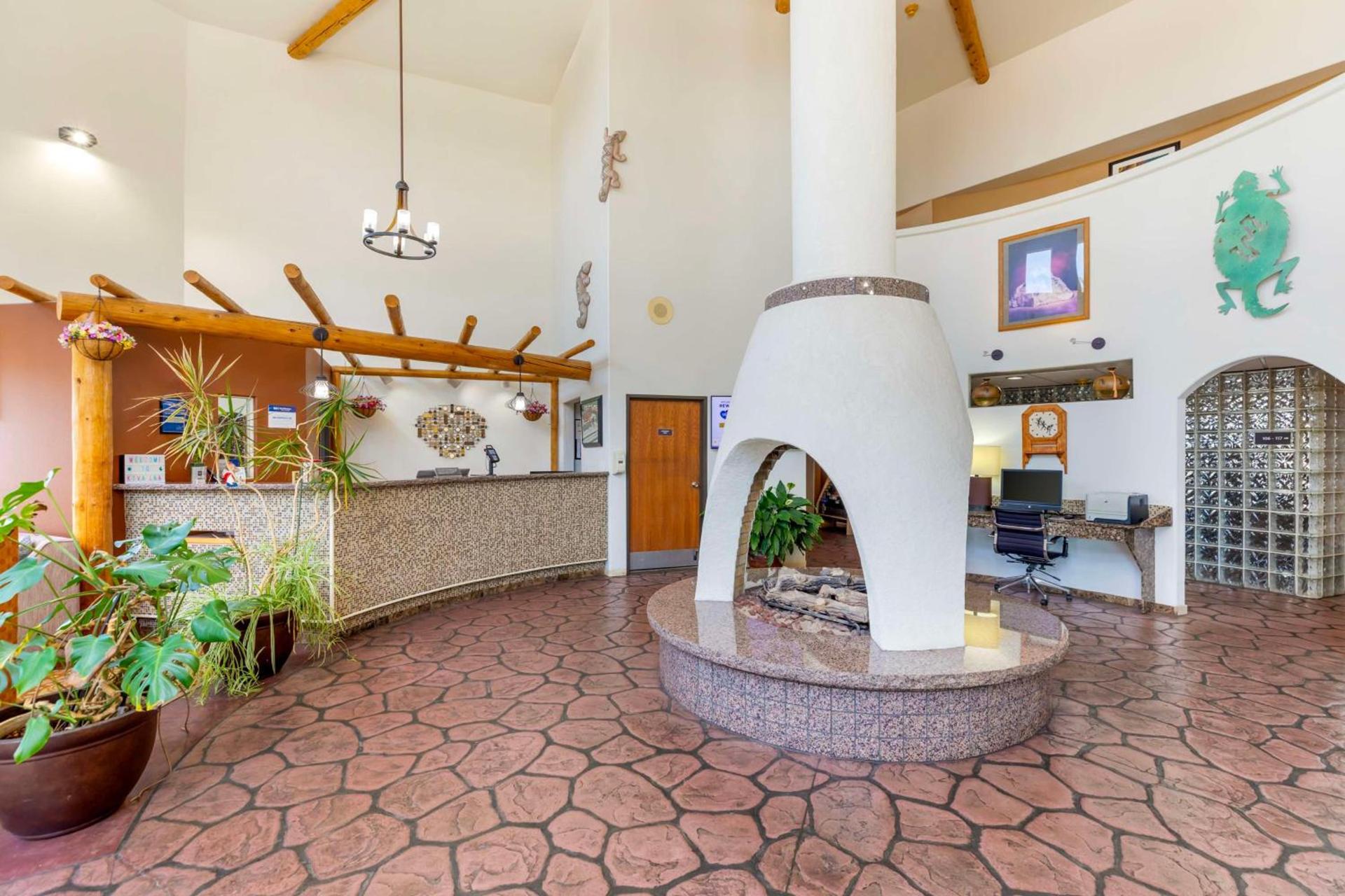 Best Western Kiva Inn photo 29