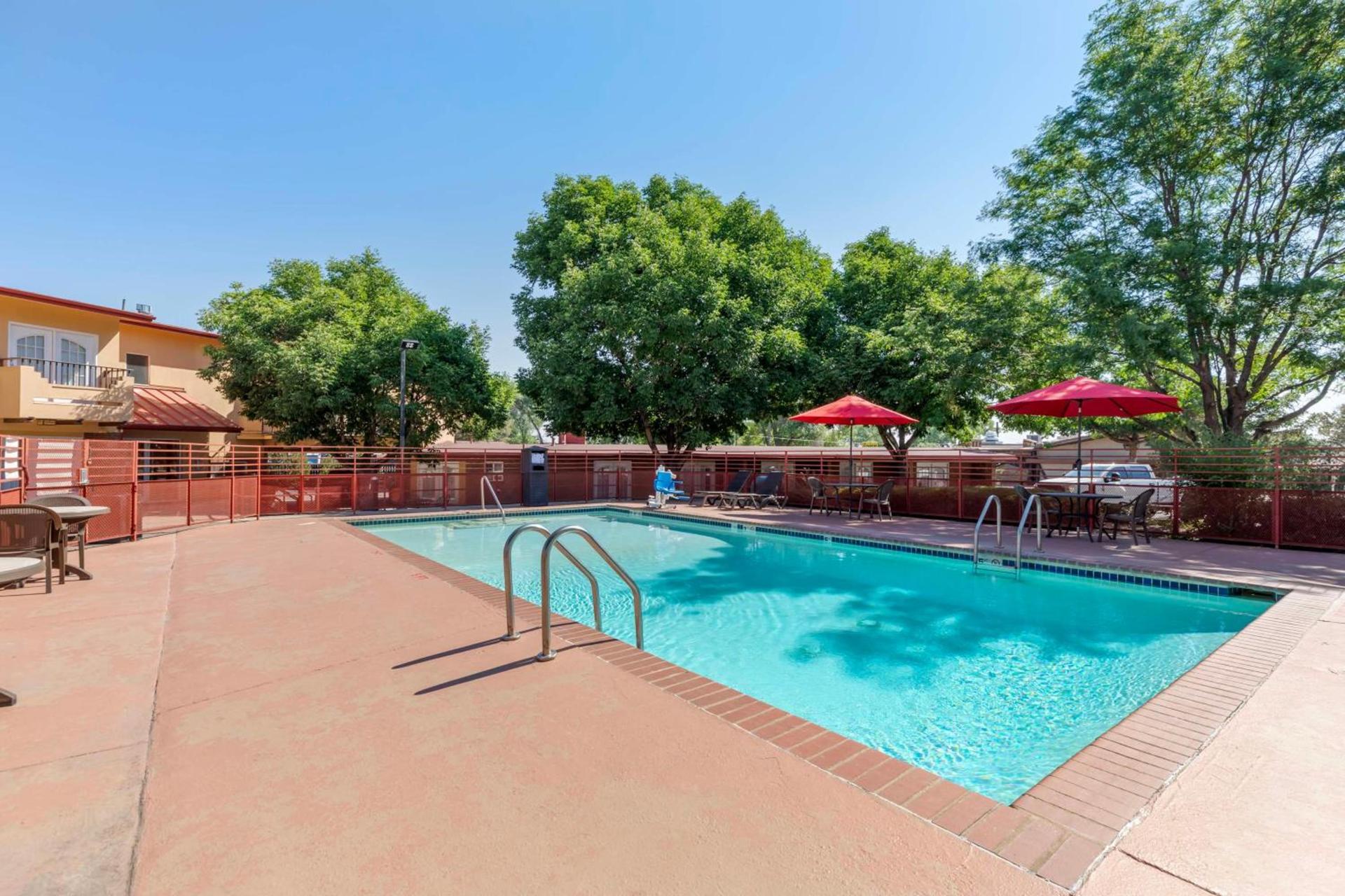 Best Western Kiva Inn photo 32