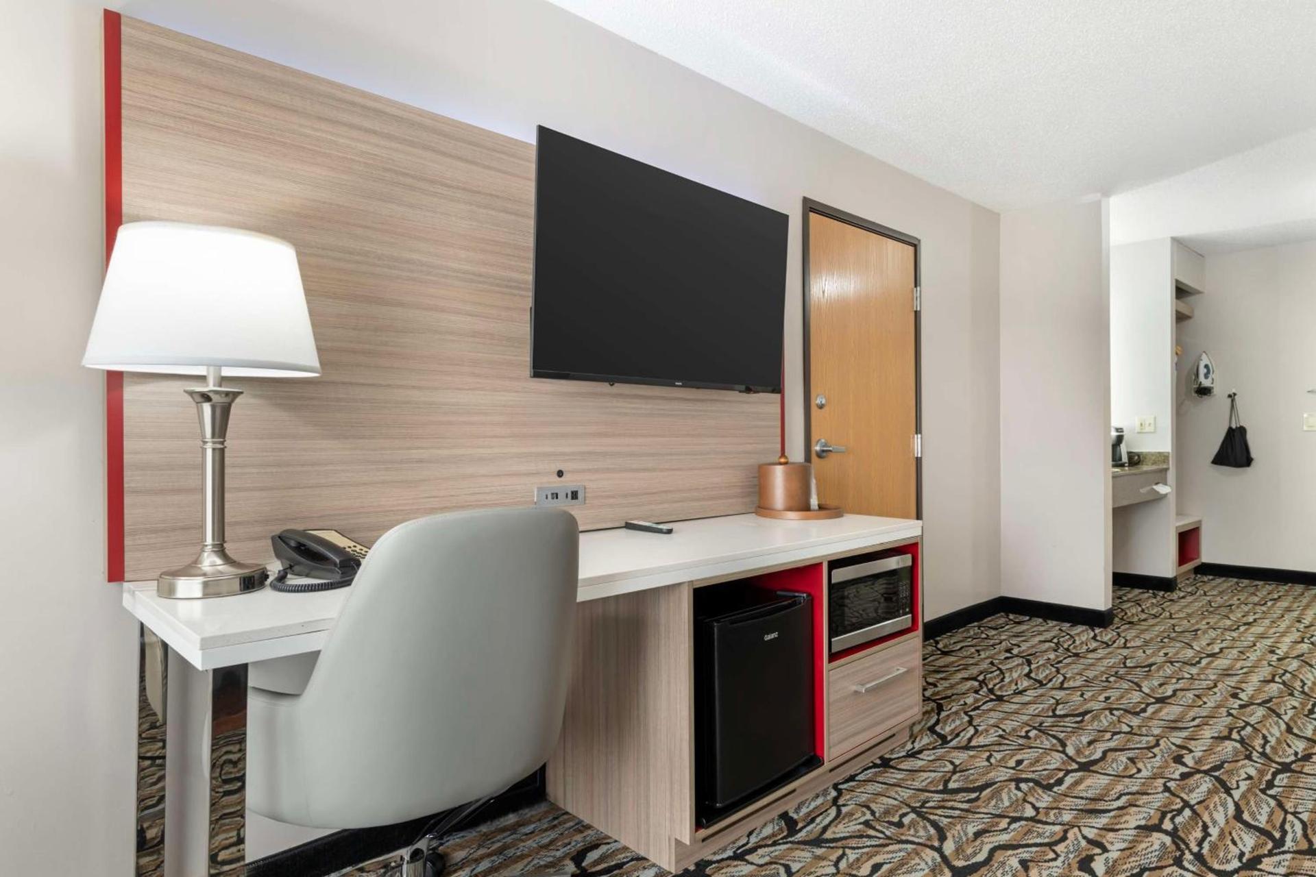 Best Western Plus Albert Lea I-90/I-35 Hotel photo 12