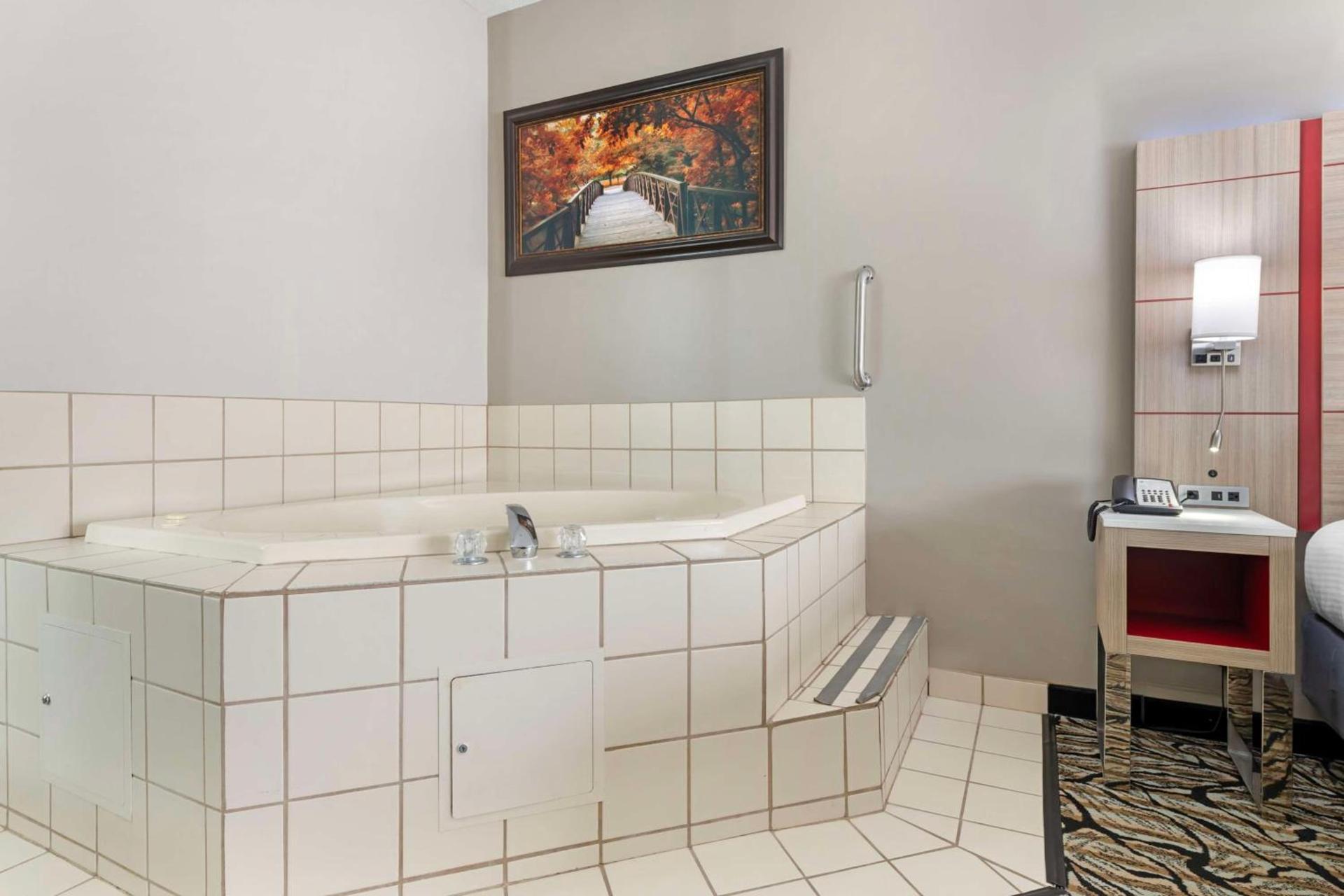 Best Western Plus Albert Lea I-90/I-35 Hotel photo 21