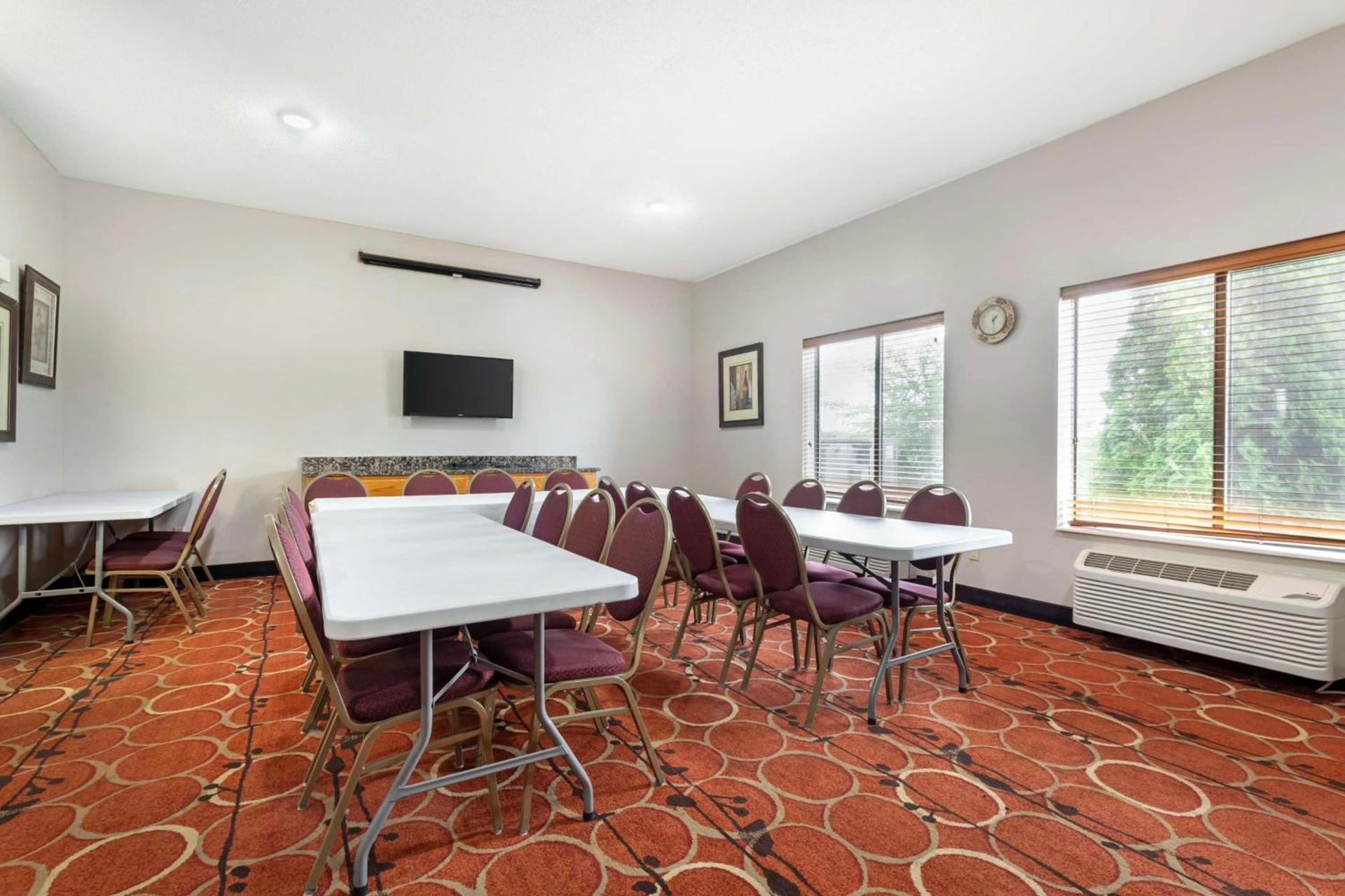 Best Western Plus Albert Lea I-90/I-35 Hotel photo 28