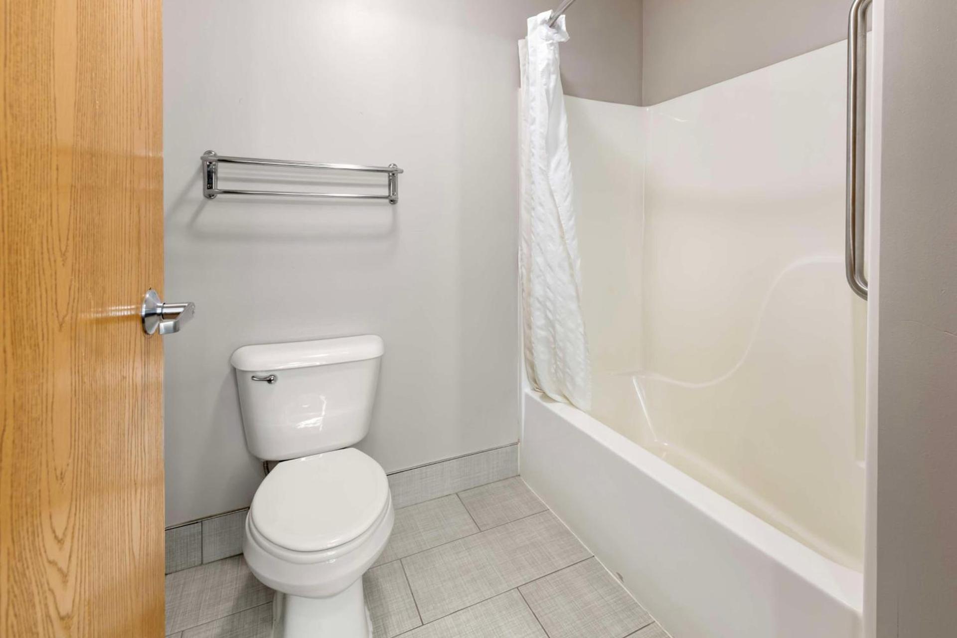 Best Western Plus Albert Lea I-90/I-35 Hotel photo 33