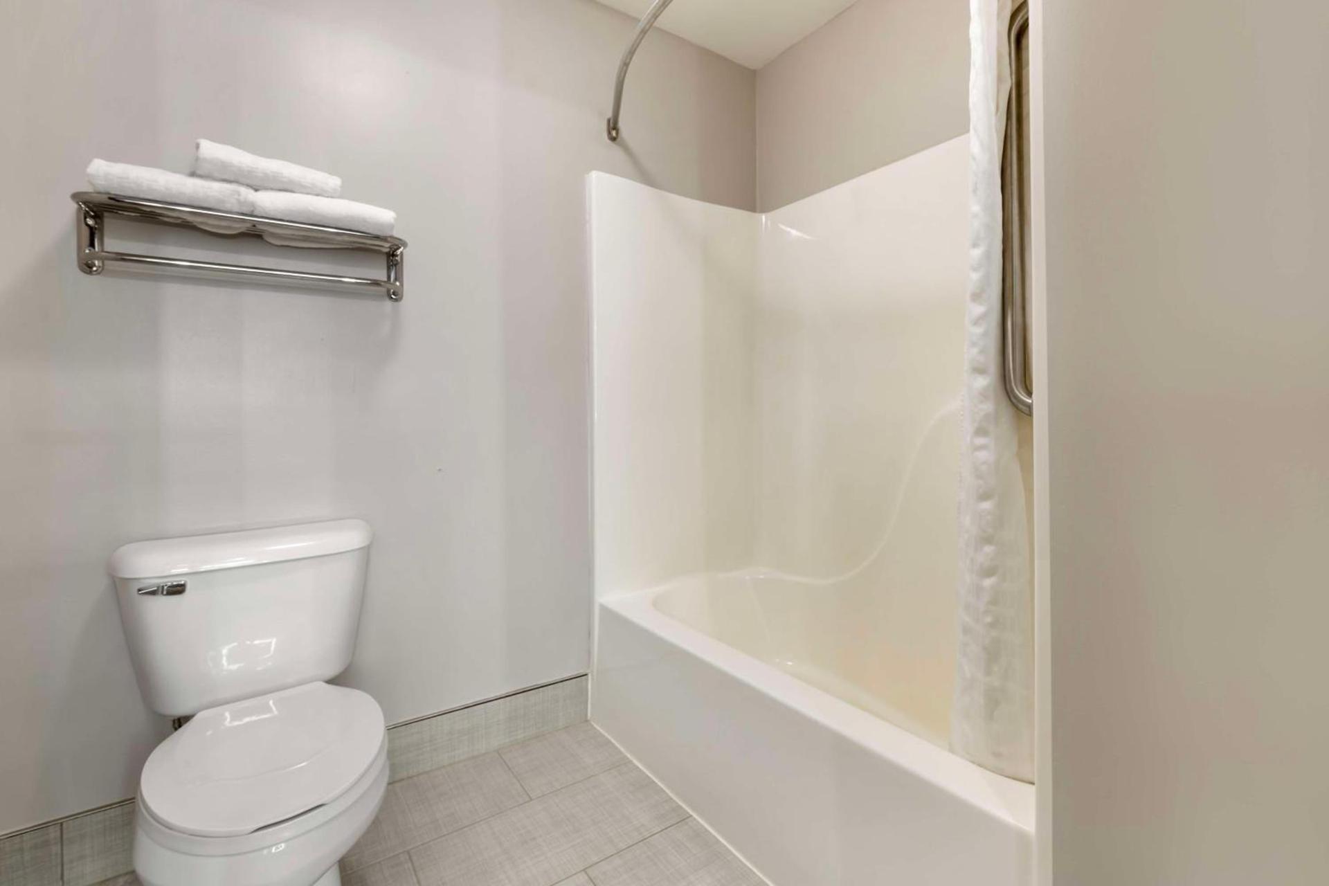 Best Western Plus Albert Lea I-90/I-35 Hotel photo 35