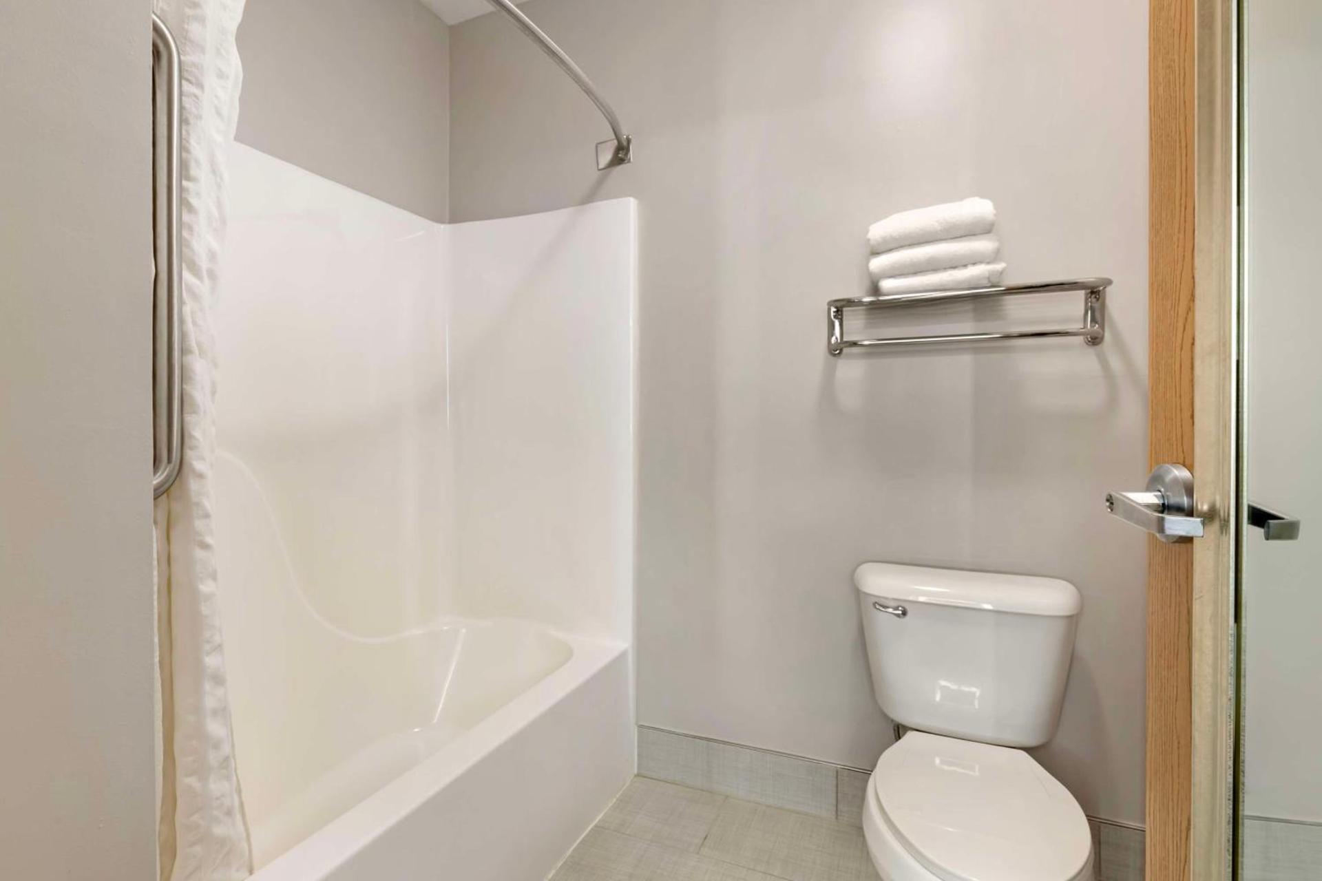 Best Western Plus Albert Lea I-90/I-35 Hotel photo 37