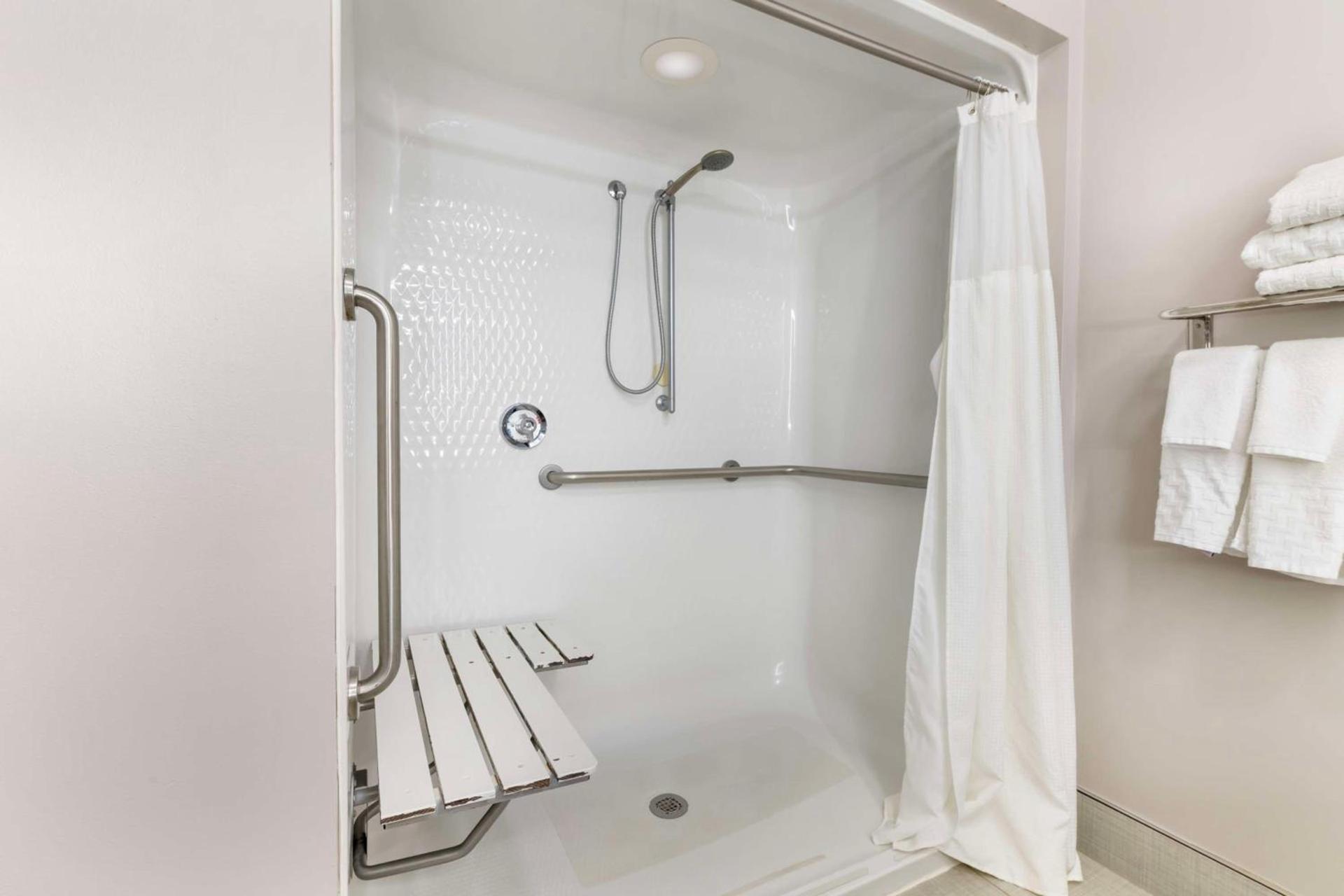 Best Western Plus Albert Lea I-90/I-35 Hotel photo 38