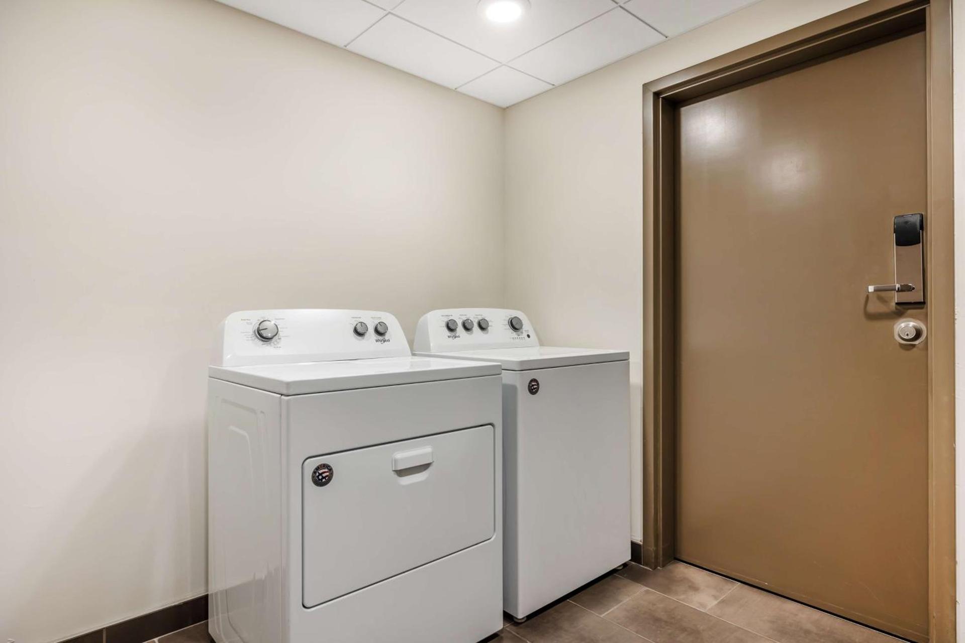 Vīb Best Western Springfield photo 47