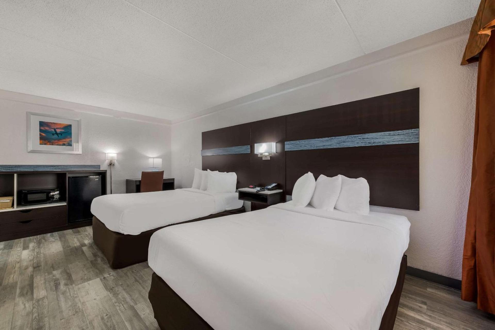 Quality Inn & Suites Airport photo 21
