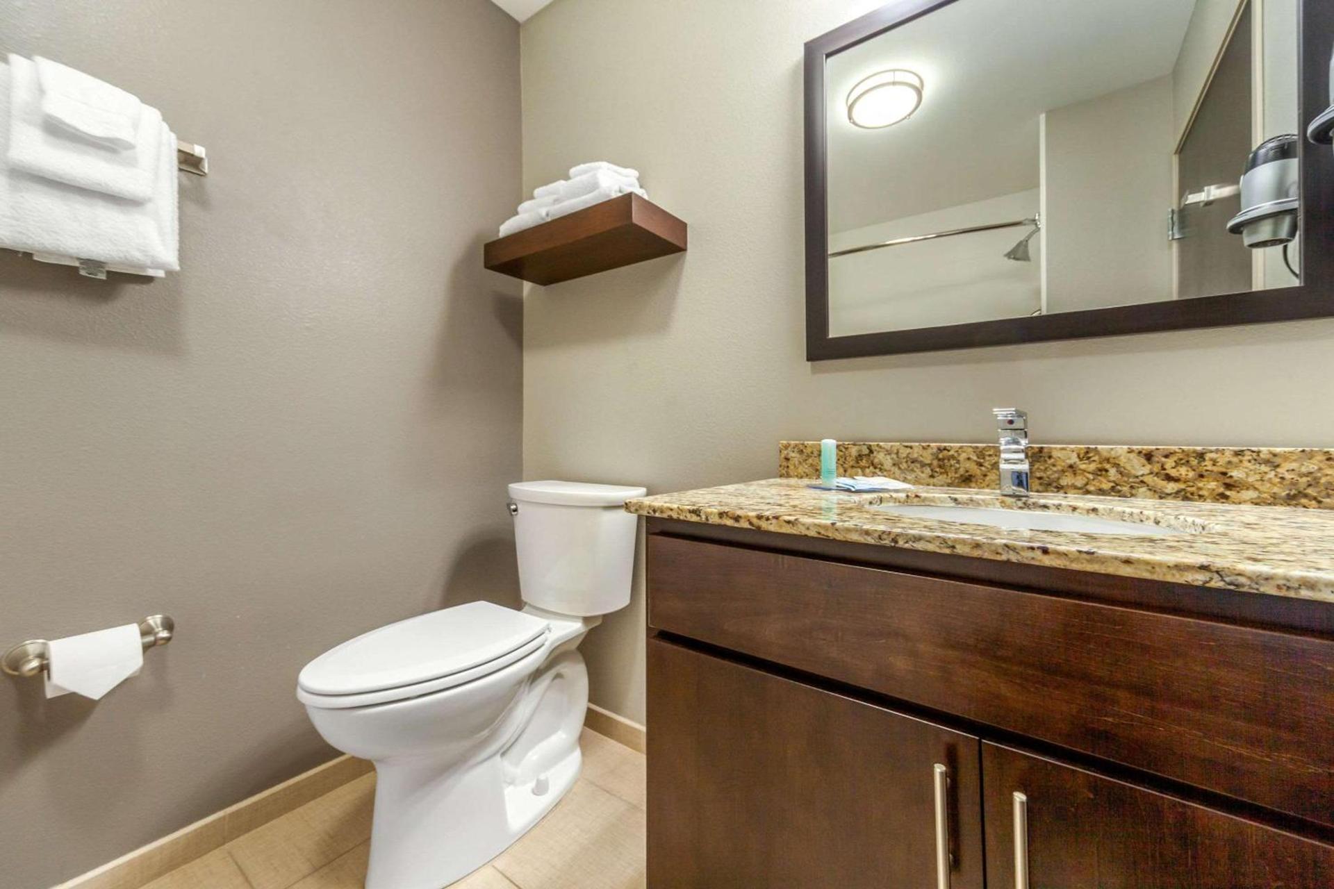 MainStay Suites Lincoln University Area photo 22