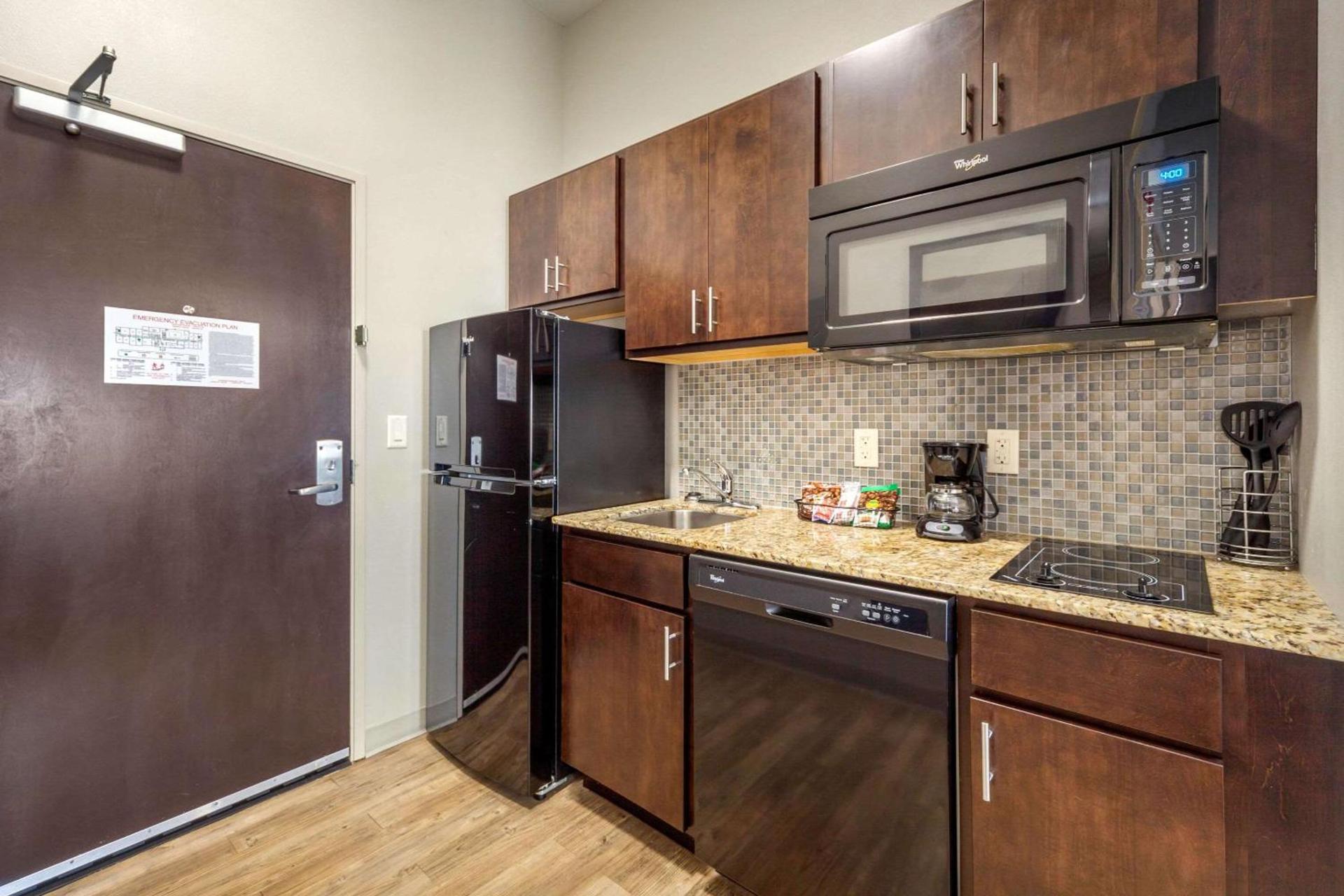 MainStay Suites Lincoln University Area photo 25