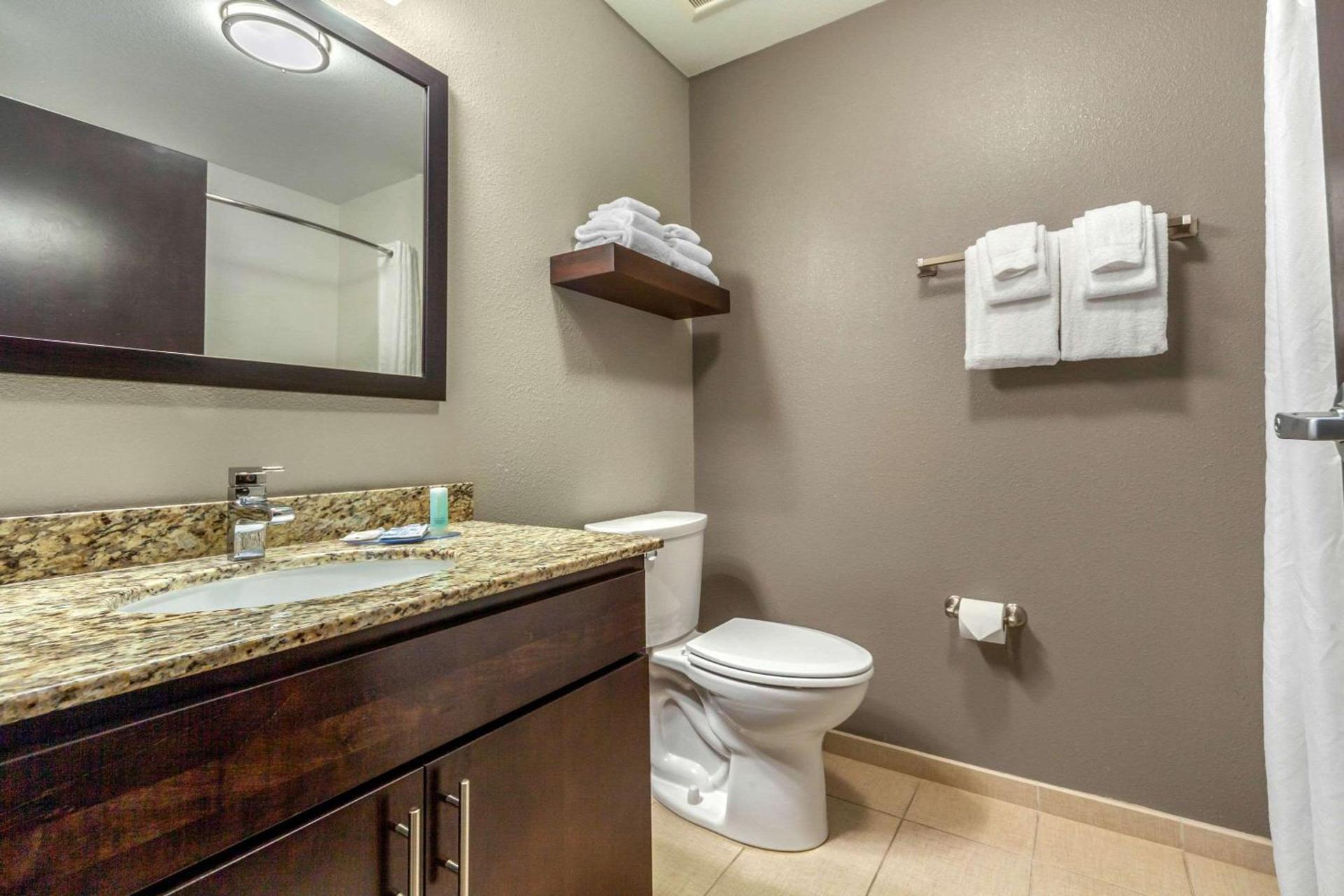 MainStay Suites Lincoln University Area photo 32