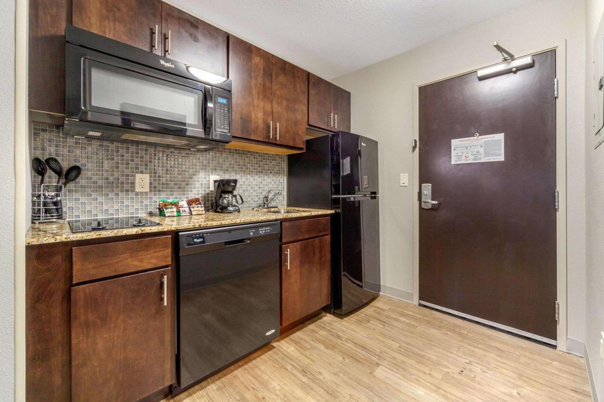 MainStay Suites Lincoln University Area photo 29