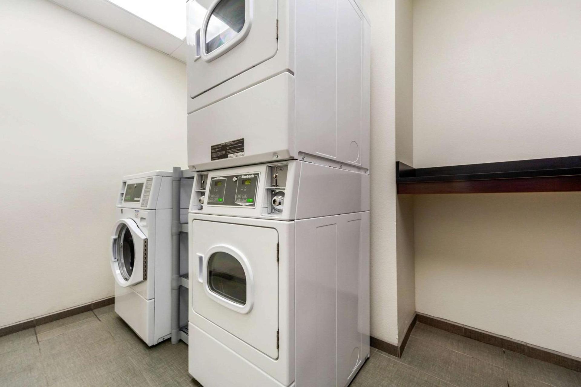 MainStay Suites Lincoln University Area photo 40