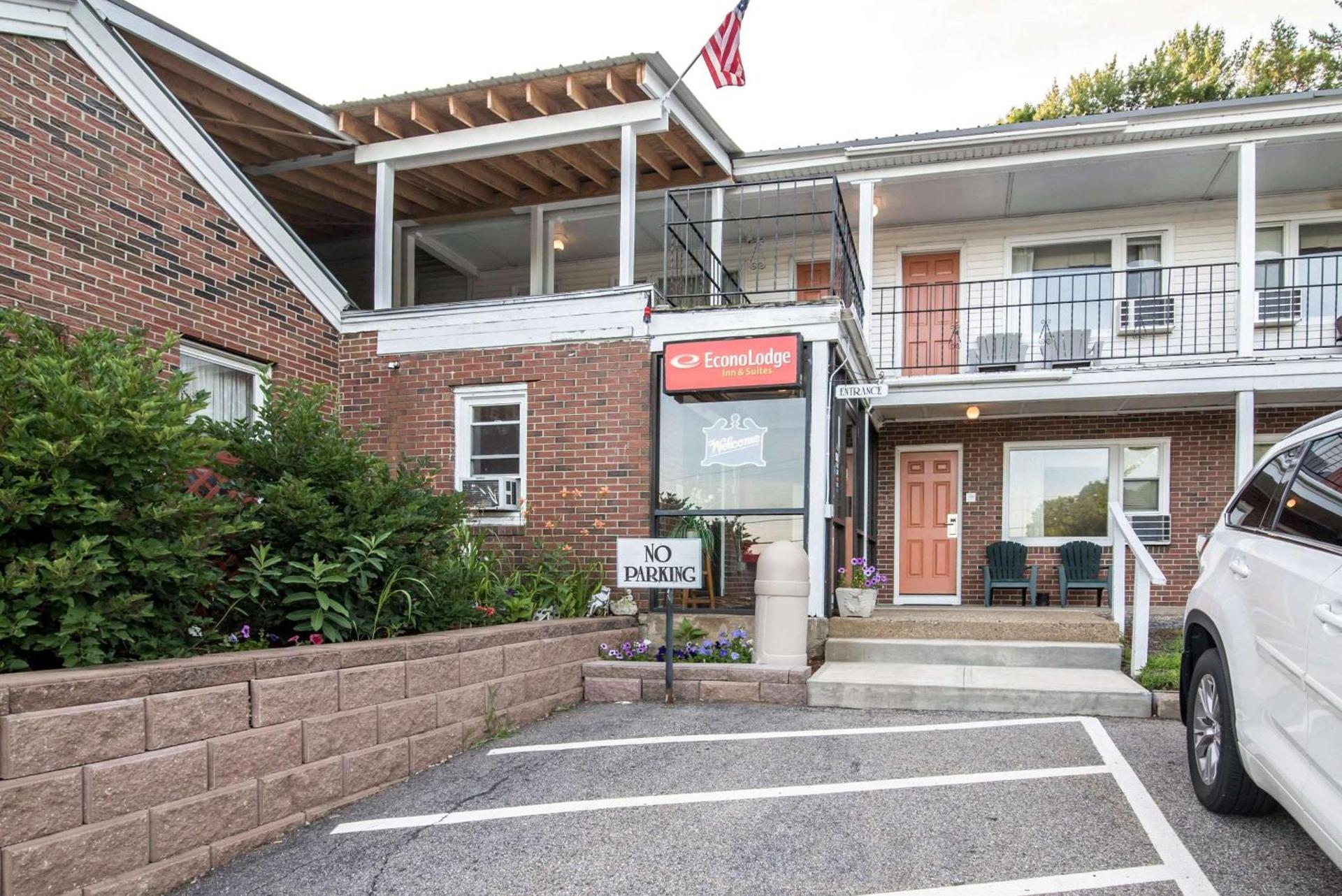TiltonLodge Inn & Suites photo 37