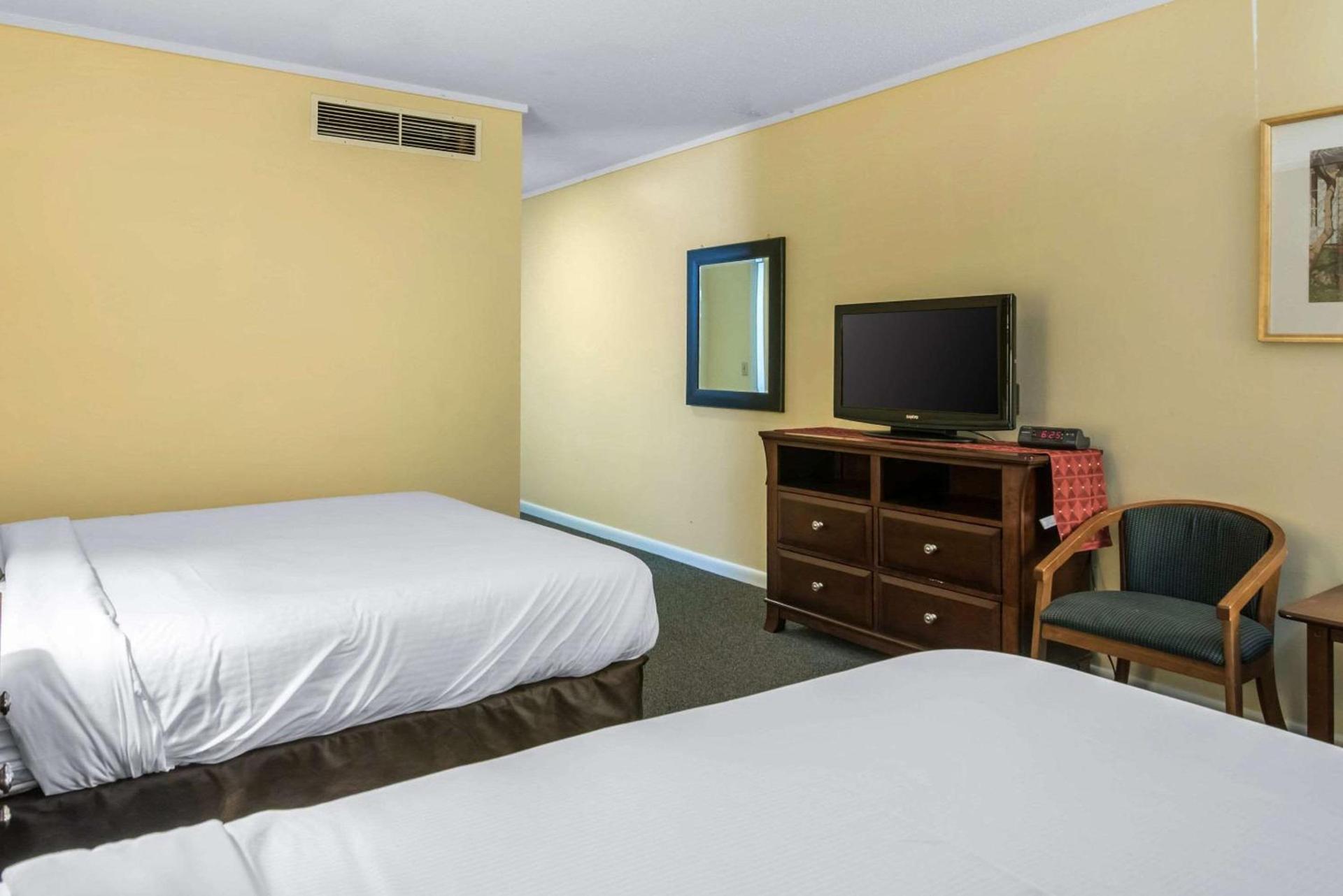 TiltonLodge Inn & Suites photo 8