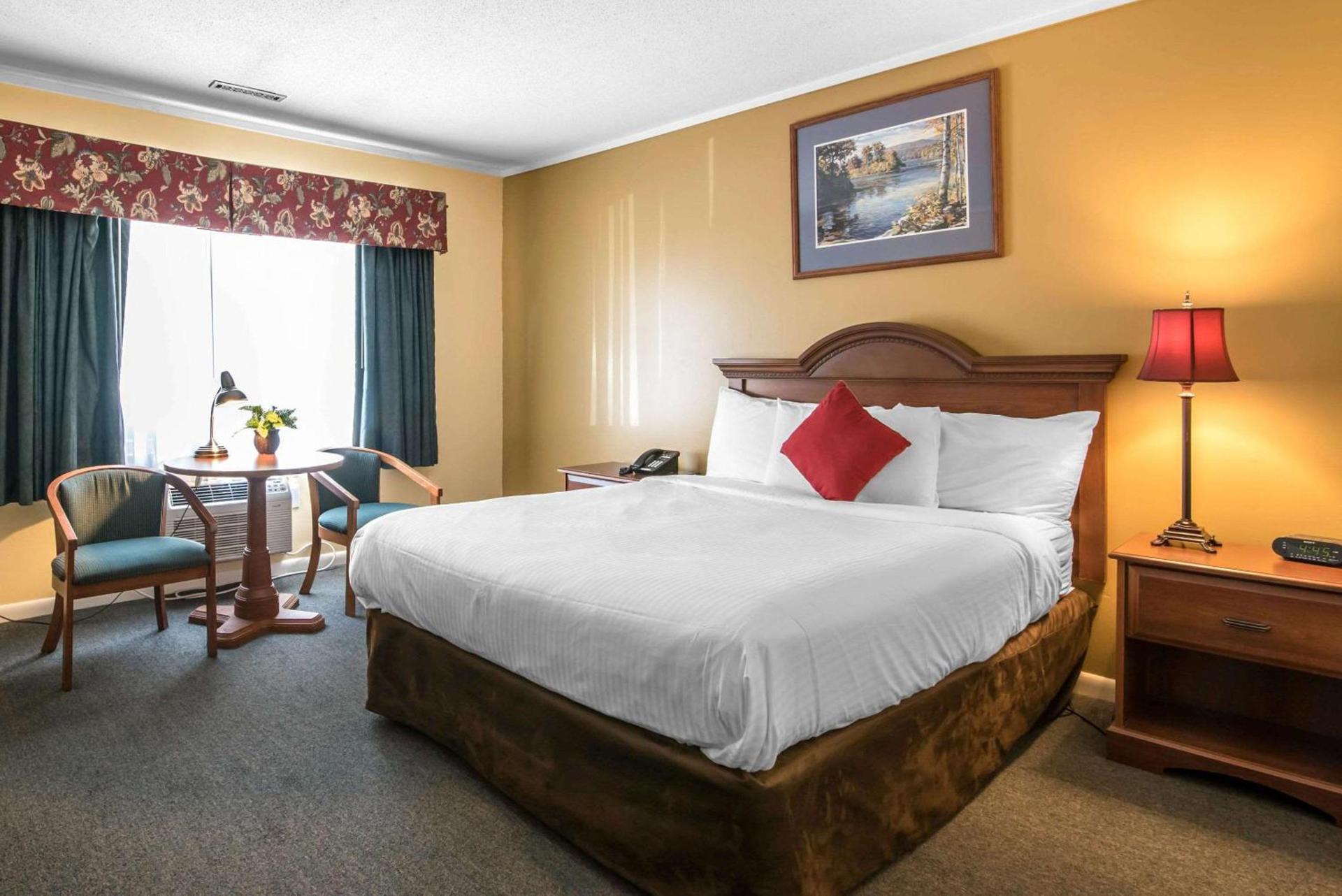 TiltonLodge Inn & Suites photo 9