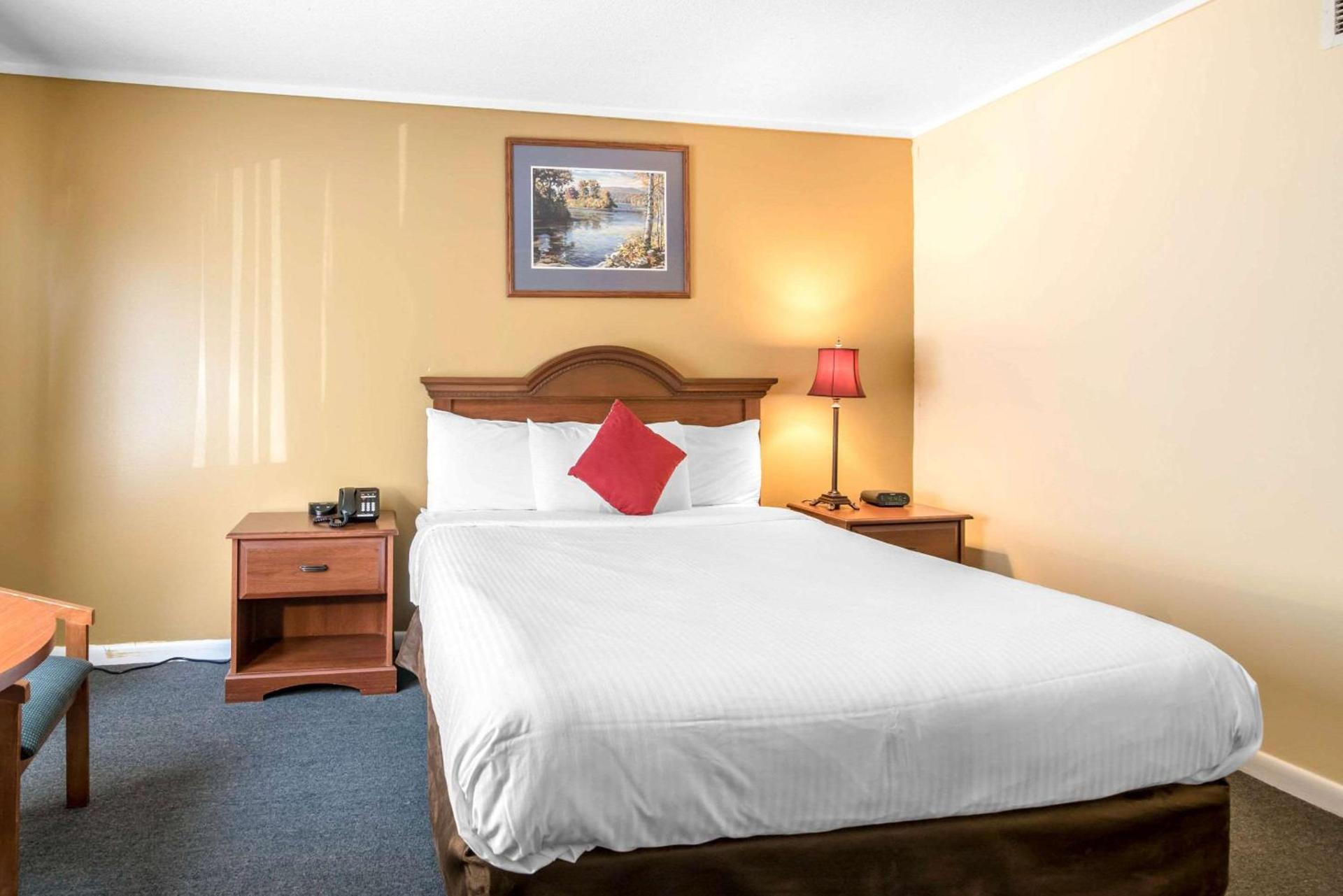 TiltonLodge Inn & Suites photo 10