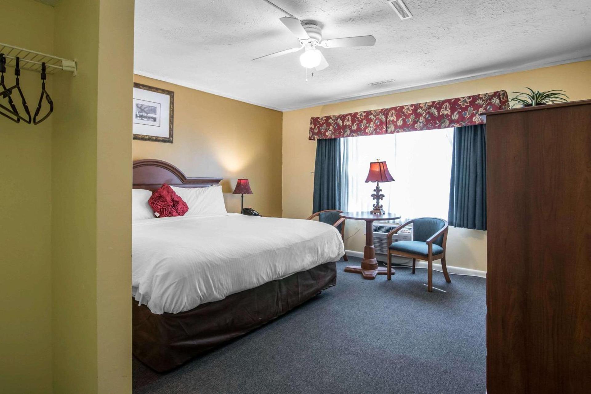 TiltonLodge Inn & Suites photo 11