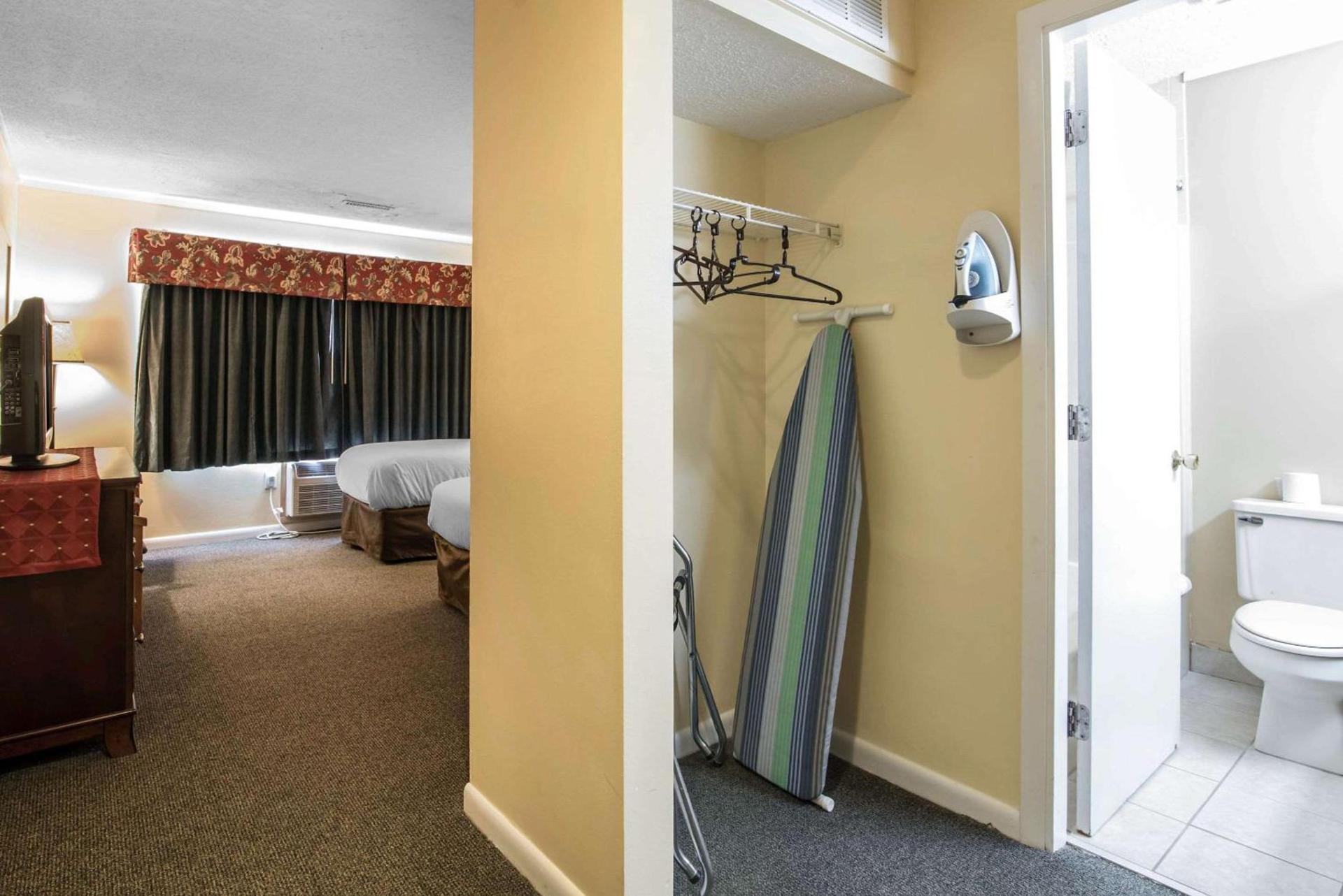 TiltonLodge Inn & Suites photo 21