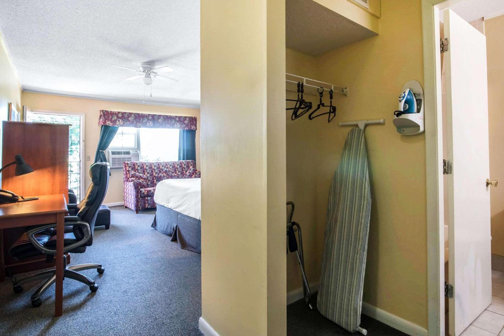 TiltonLodge Inn & Suites photo 28