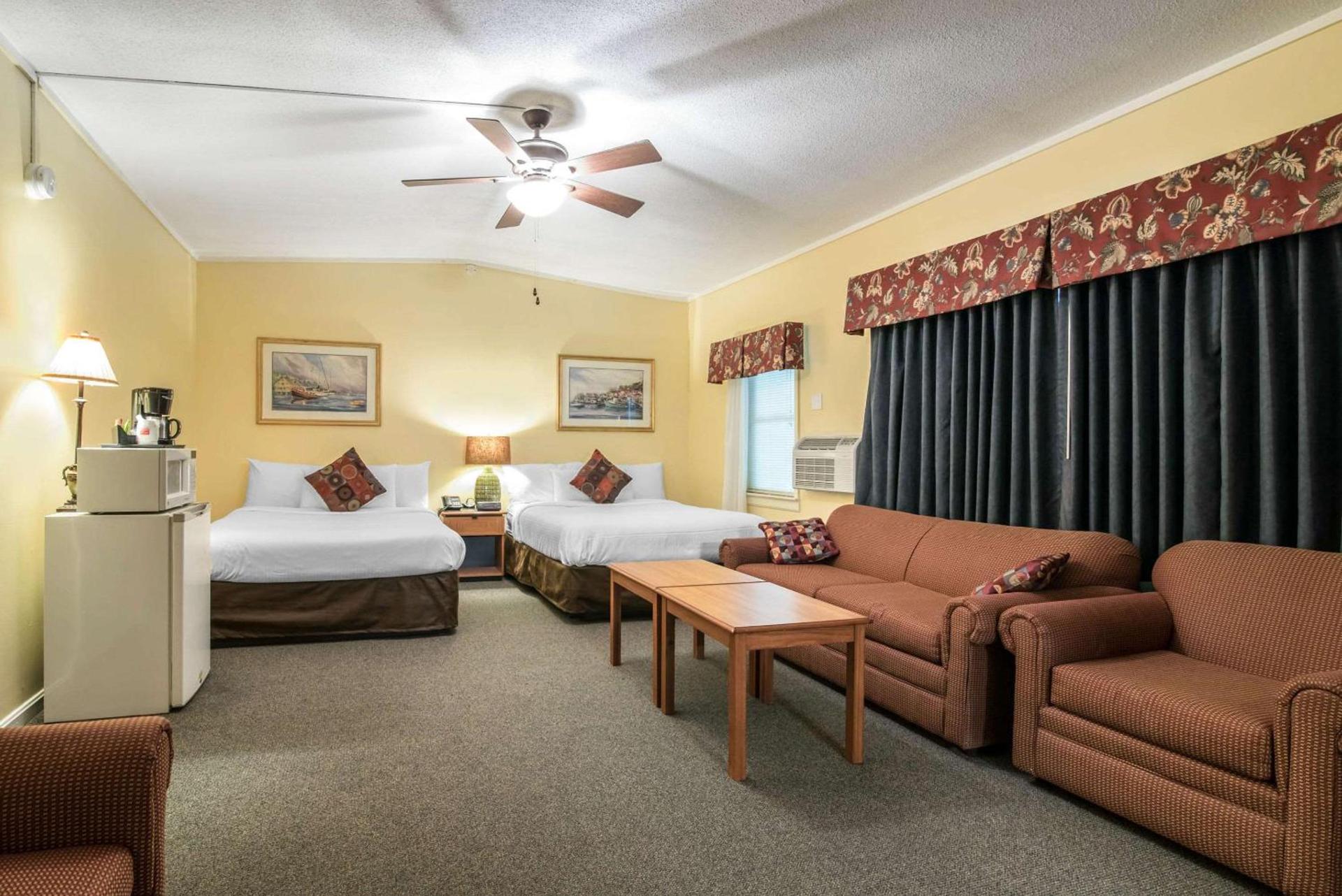 TiltonLodge Inn & Suites photo 29