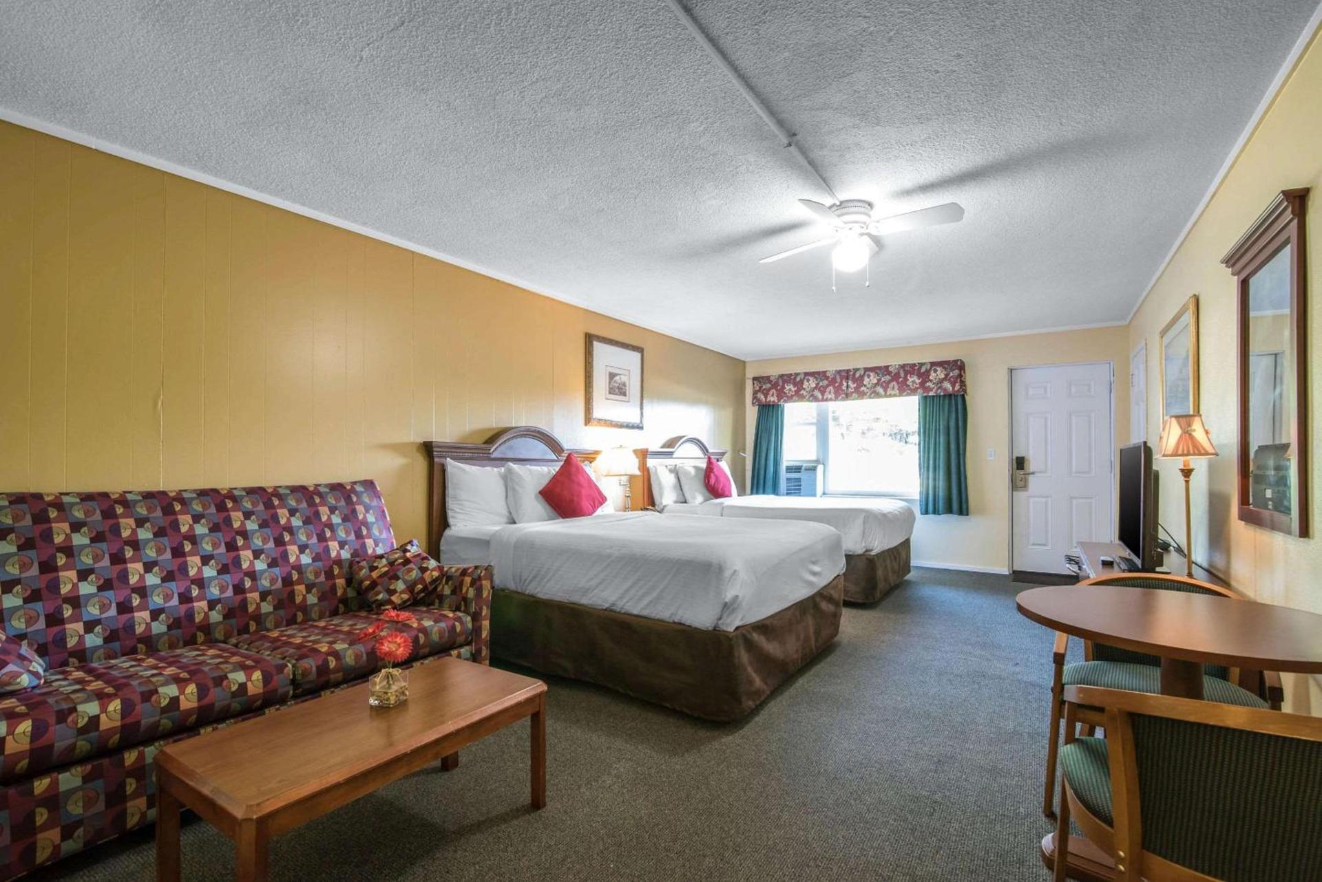 TiltonLodge Inn & Suites photo 24