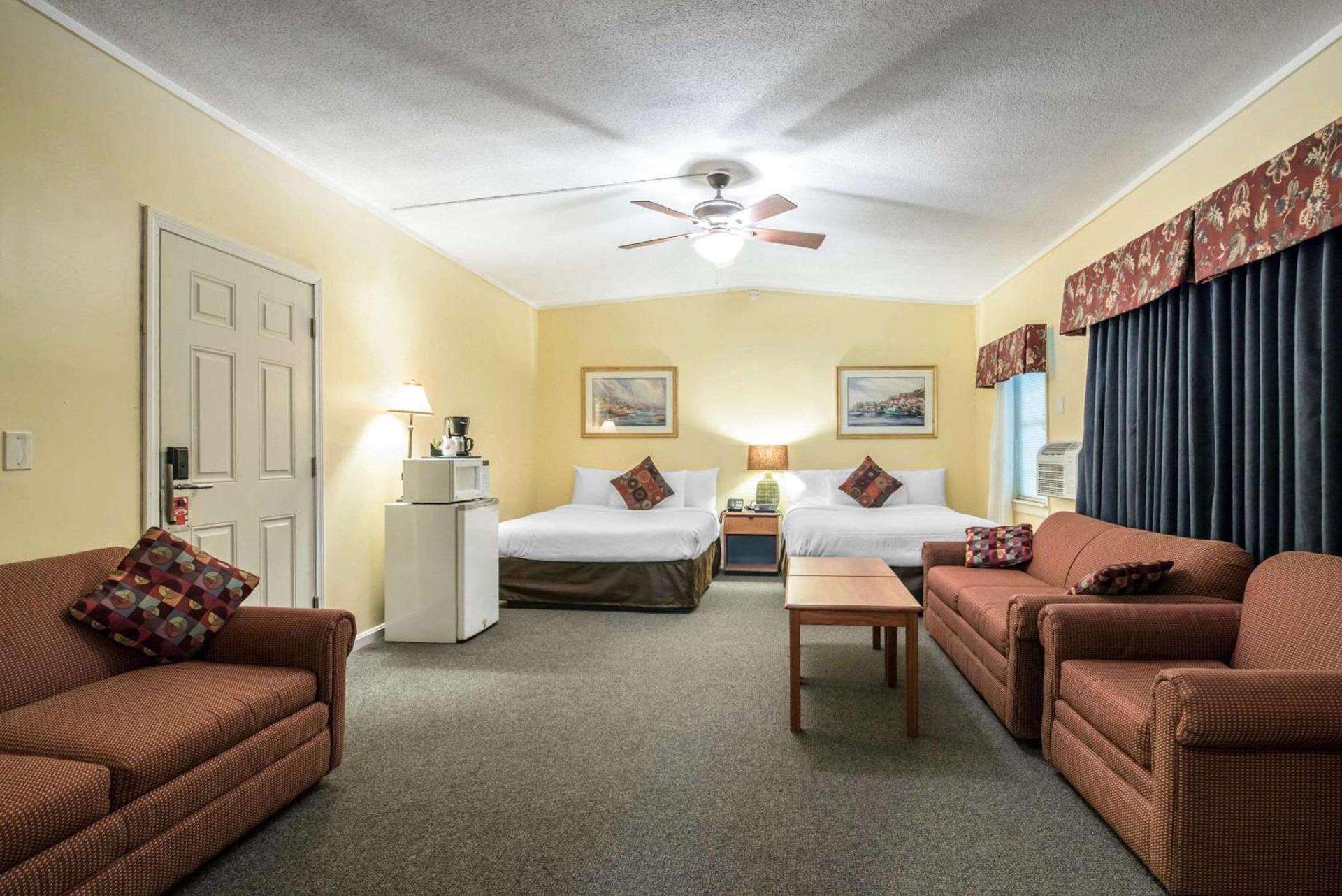 TiltonLodge Inn & Suites photo 30