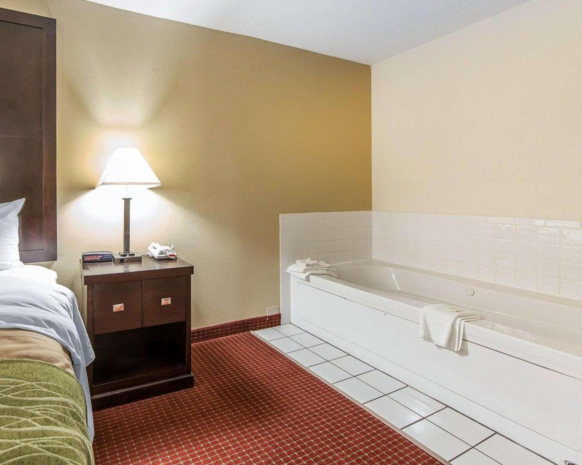 Quality Inn & Suites Portsmouth photo 6
