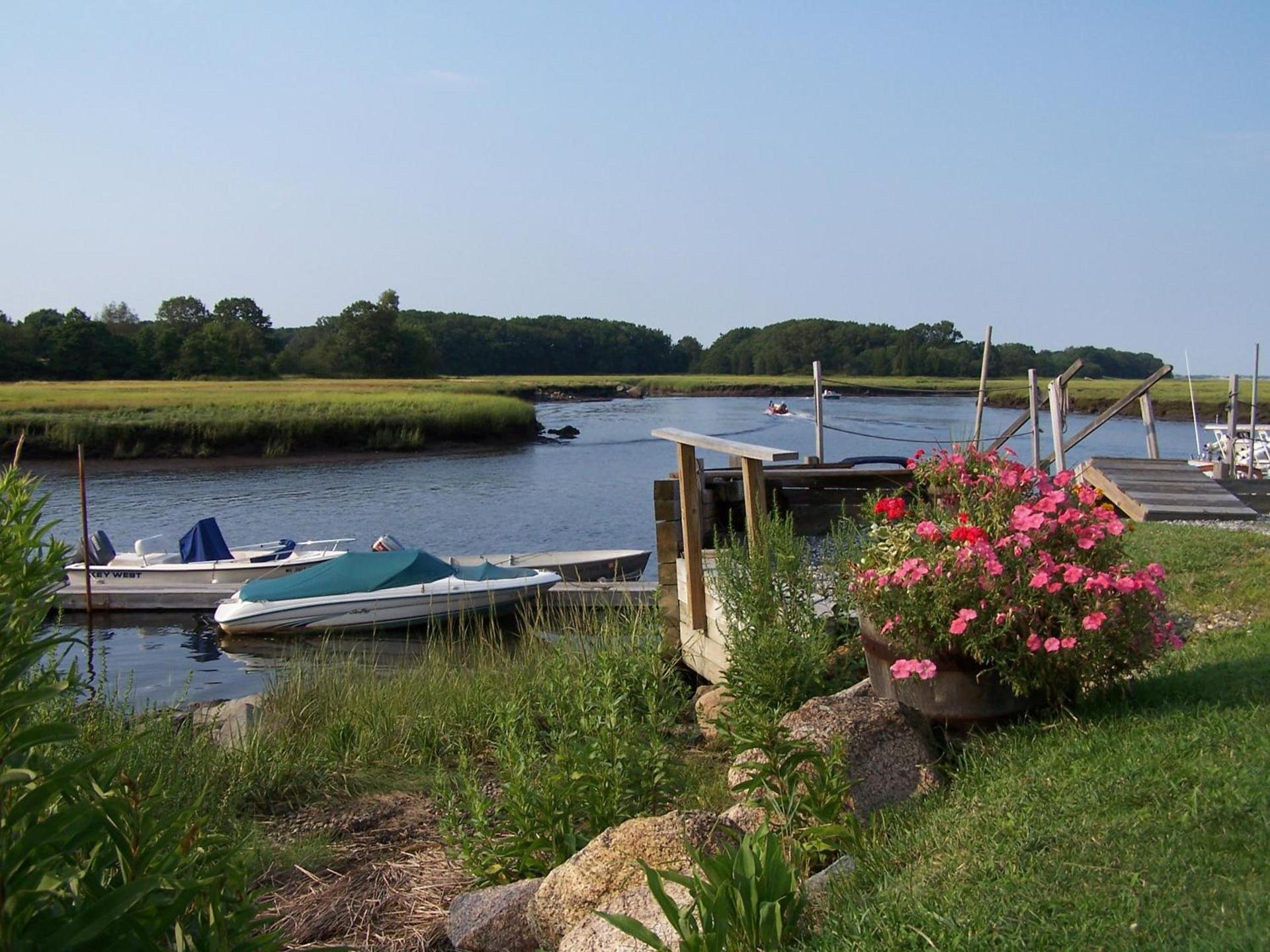 Shea's Riverside Inn & Motel photo 14