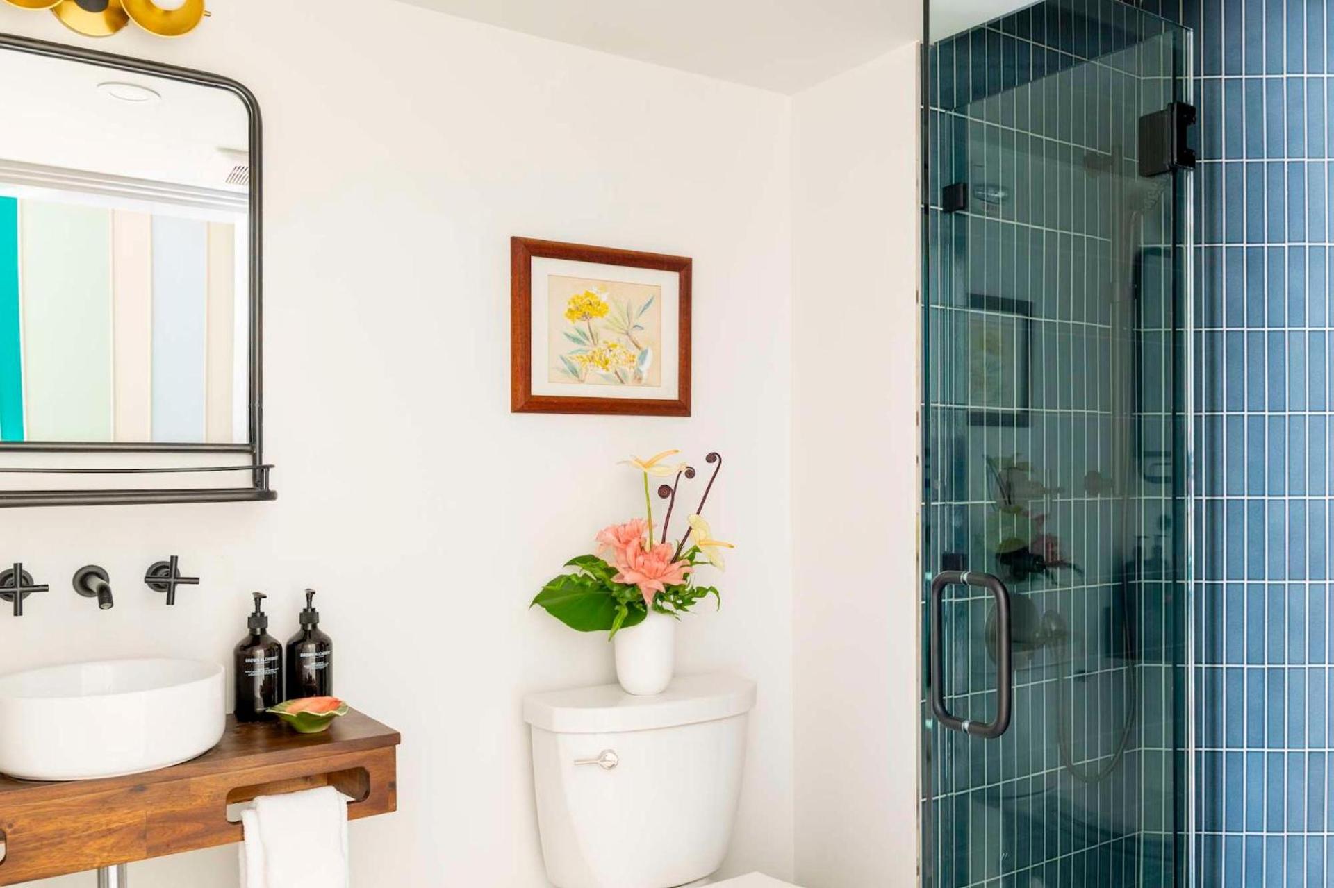 Wayfinder Waikiki - Voted Top 10 Best Hotels in Hawaii! photo 91