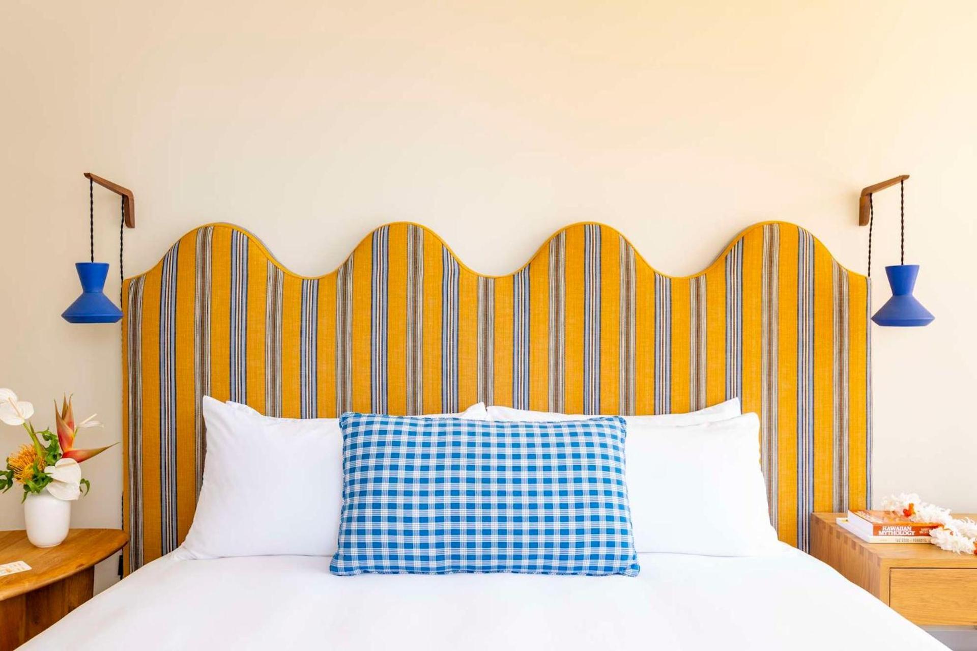 Wayfinder Waikiki - Voted Top 10 Best Hotels in Hawaii! photo 2