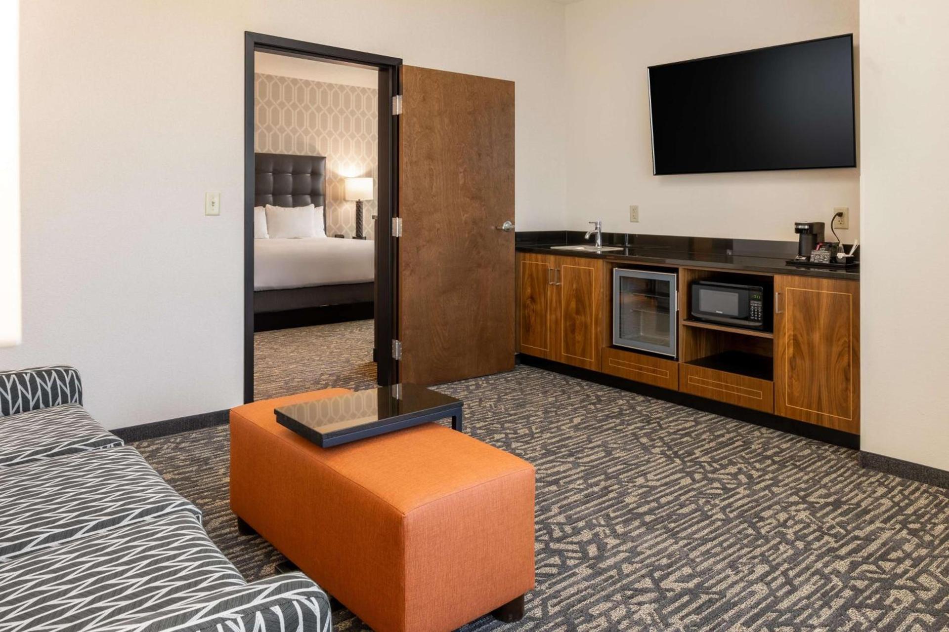 Drury Plaza Hotel Dallas Arlington photo 19