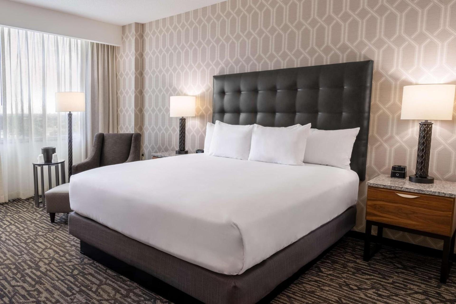 Drury Plaza Hotel Dallas Arlington photo 22