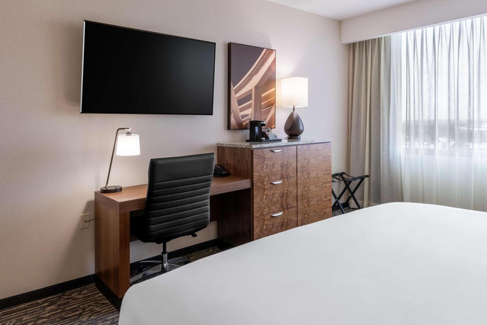Drury Plaza Hotel Dallas Arlington photo 23