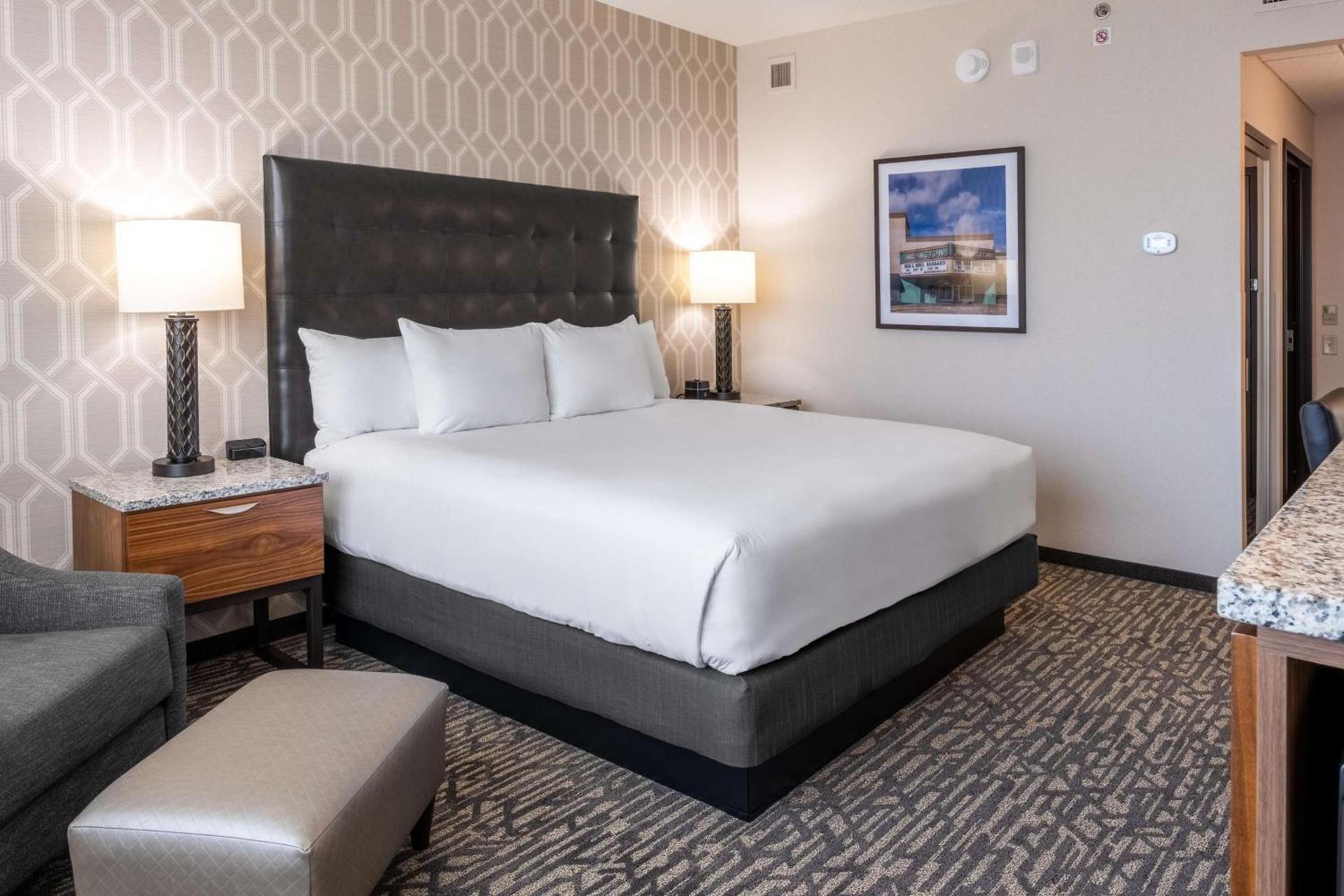 Drury Plaza Hotel Dallas Arlington photo 24