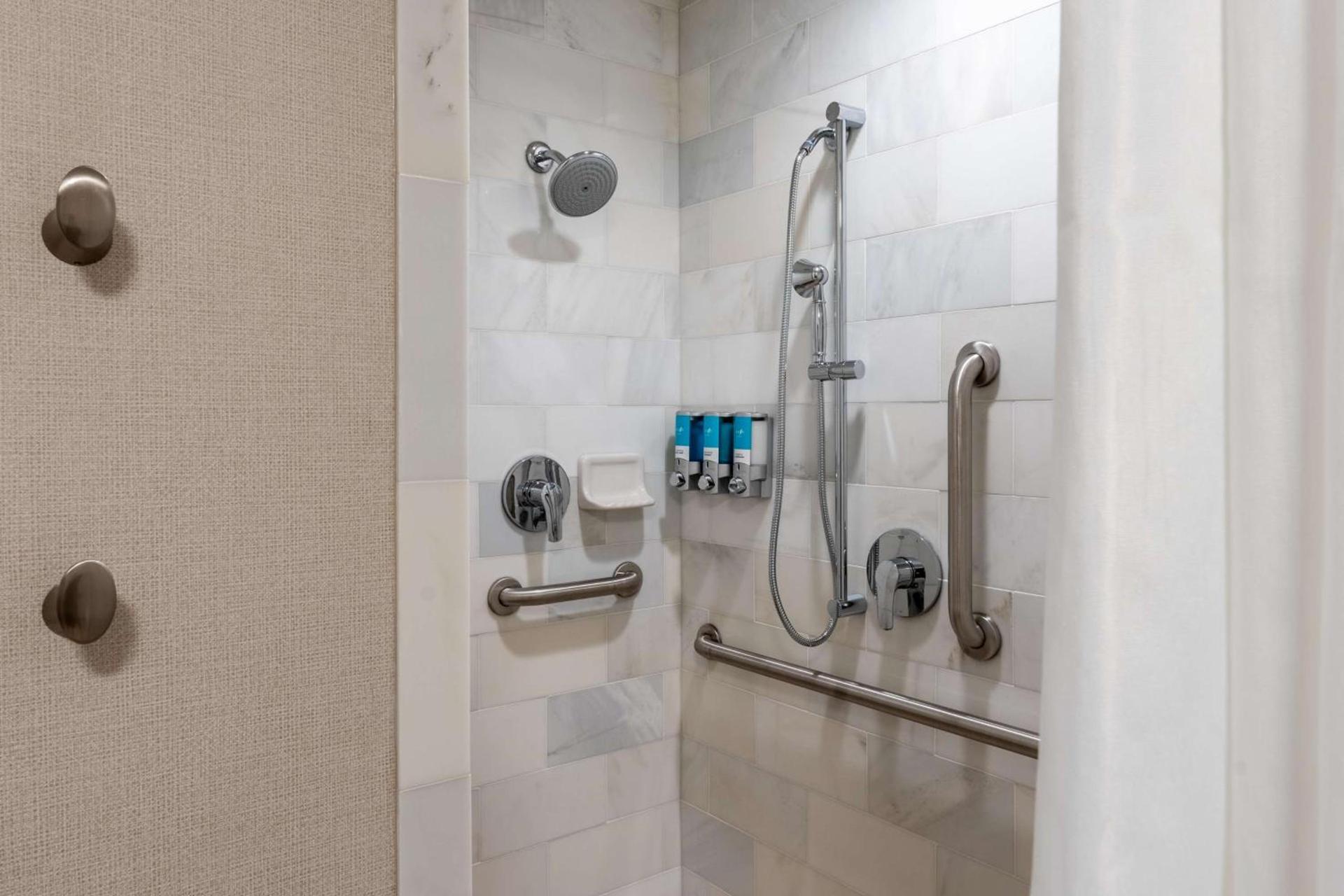 Drury Plaza Hotel Dallas Arlington photo 36