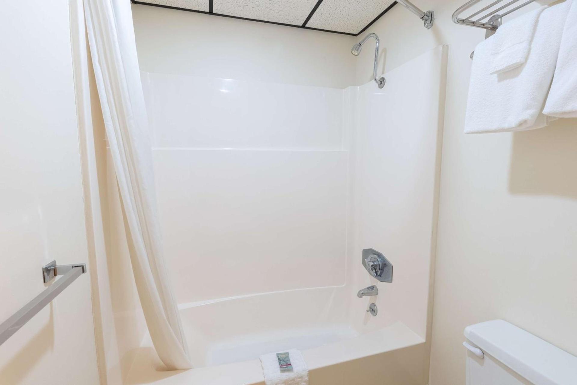 Fireside Inn and Suites Bangor photo 57