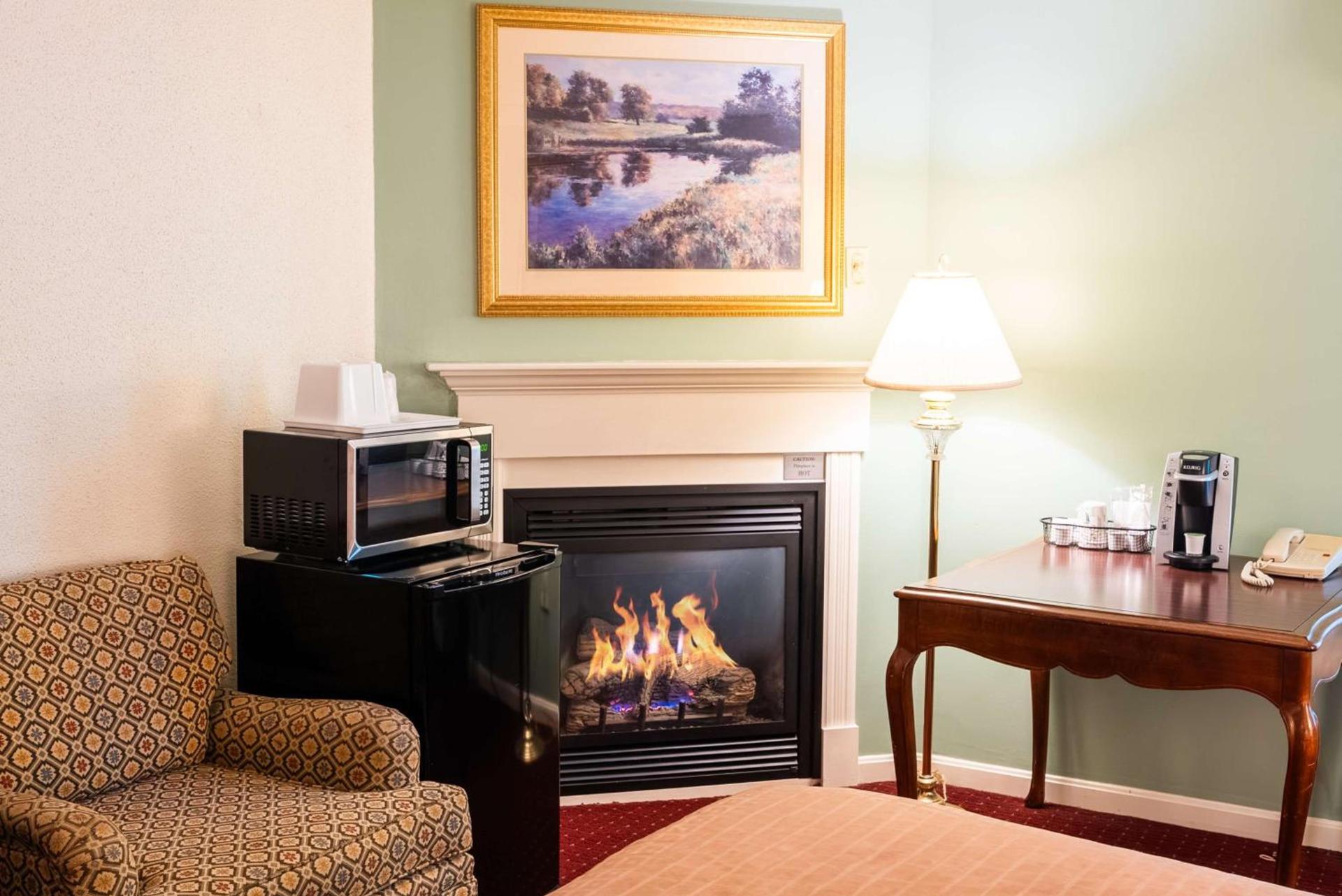 Fireside Inn and Suites Bangor photo 52