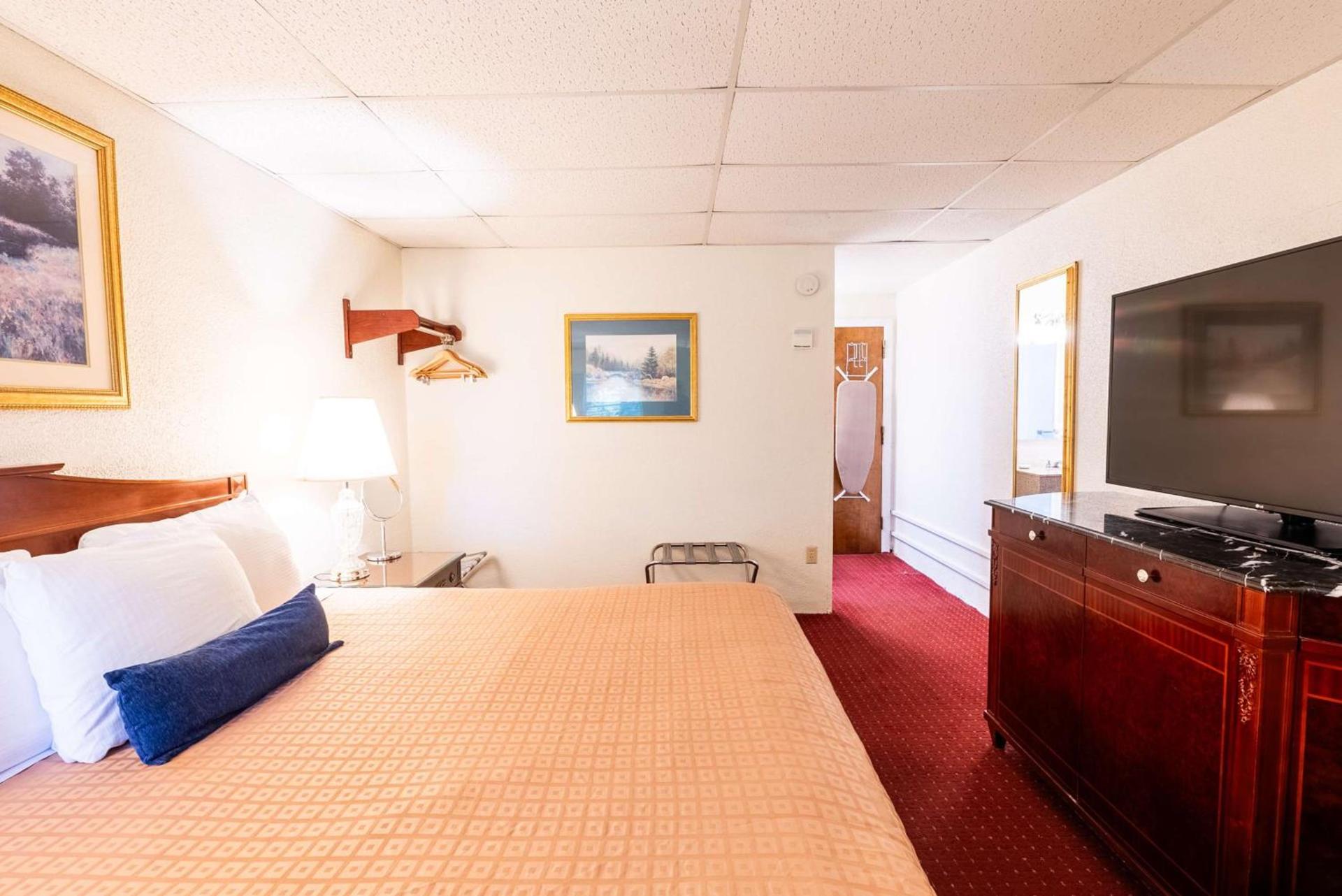 Fireside Inn and Suites Bangor photo 49