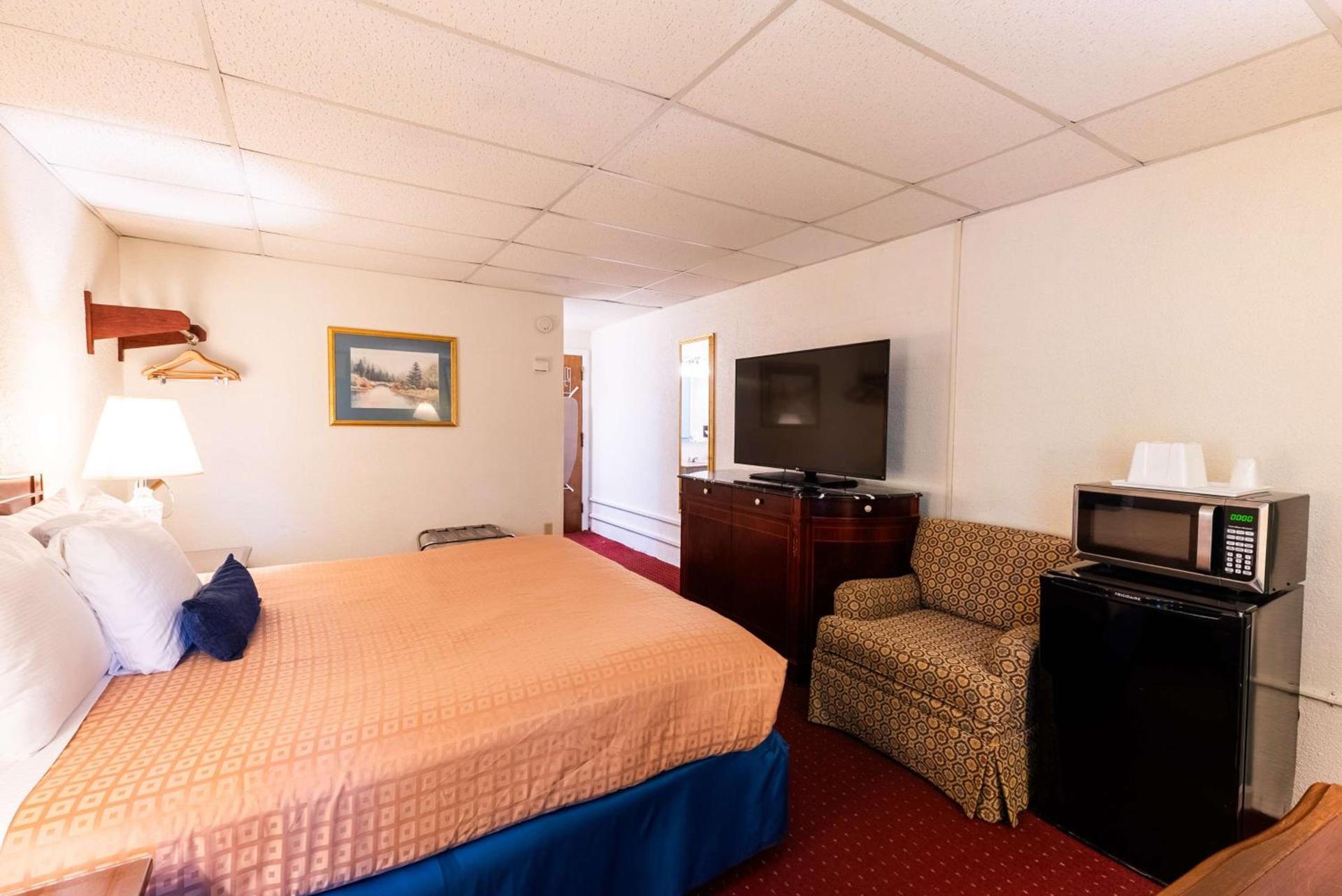 Fireside Inn and Suites Bangor photo 51