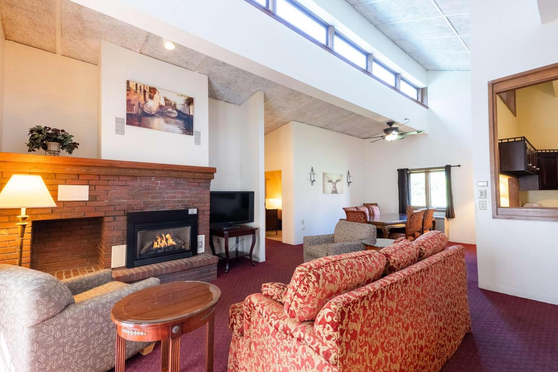 Fireside Inn and Suites Bangor photo 42