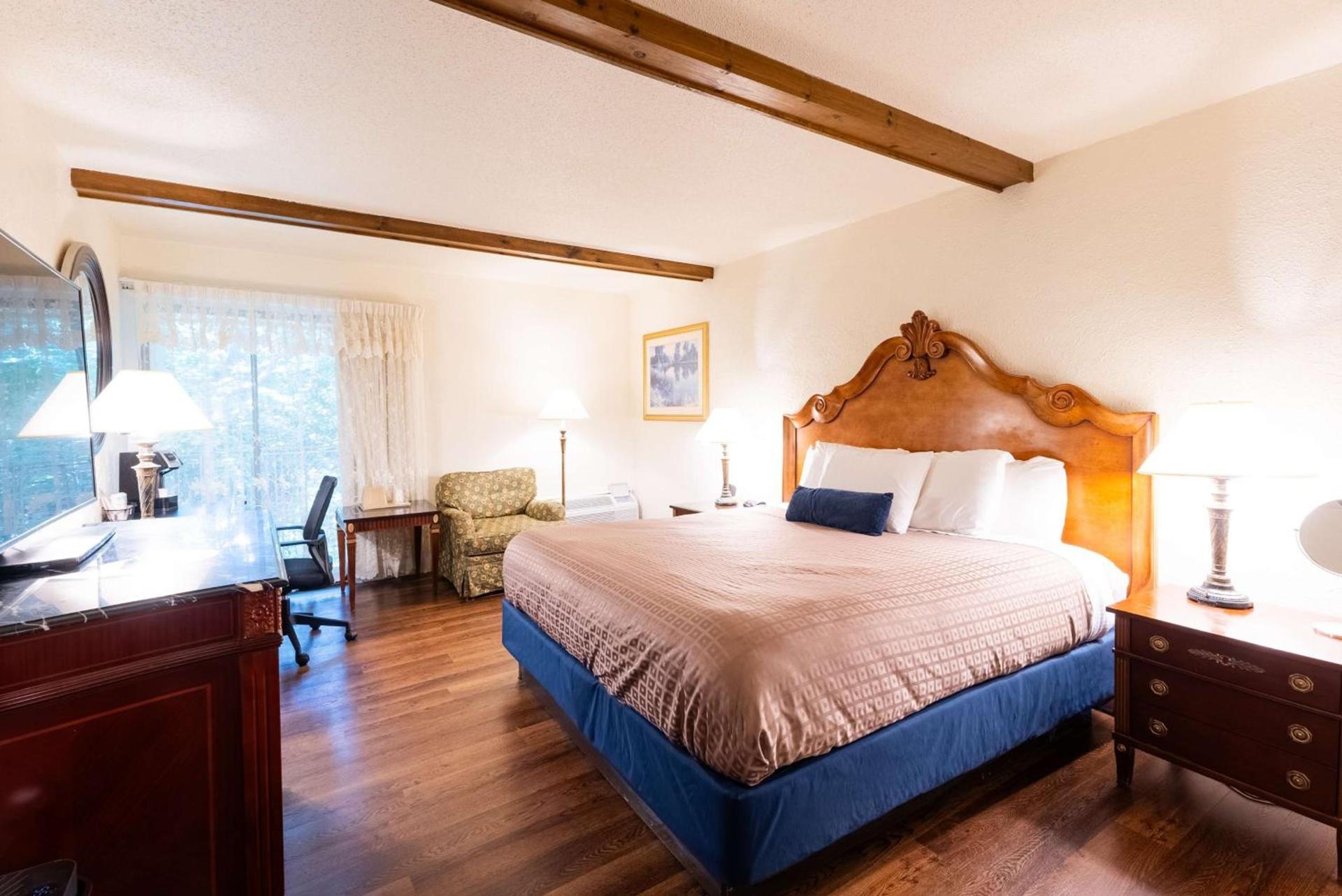 Fireside Inn and Suites Bangor photo 18