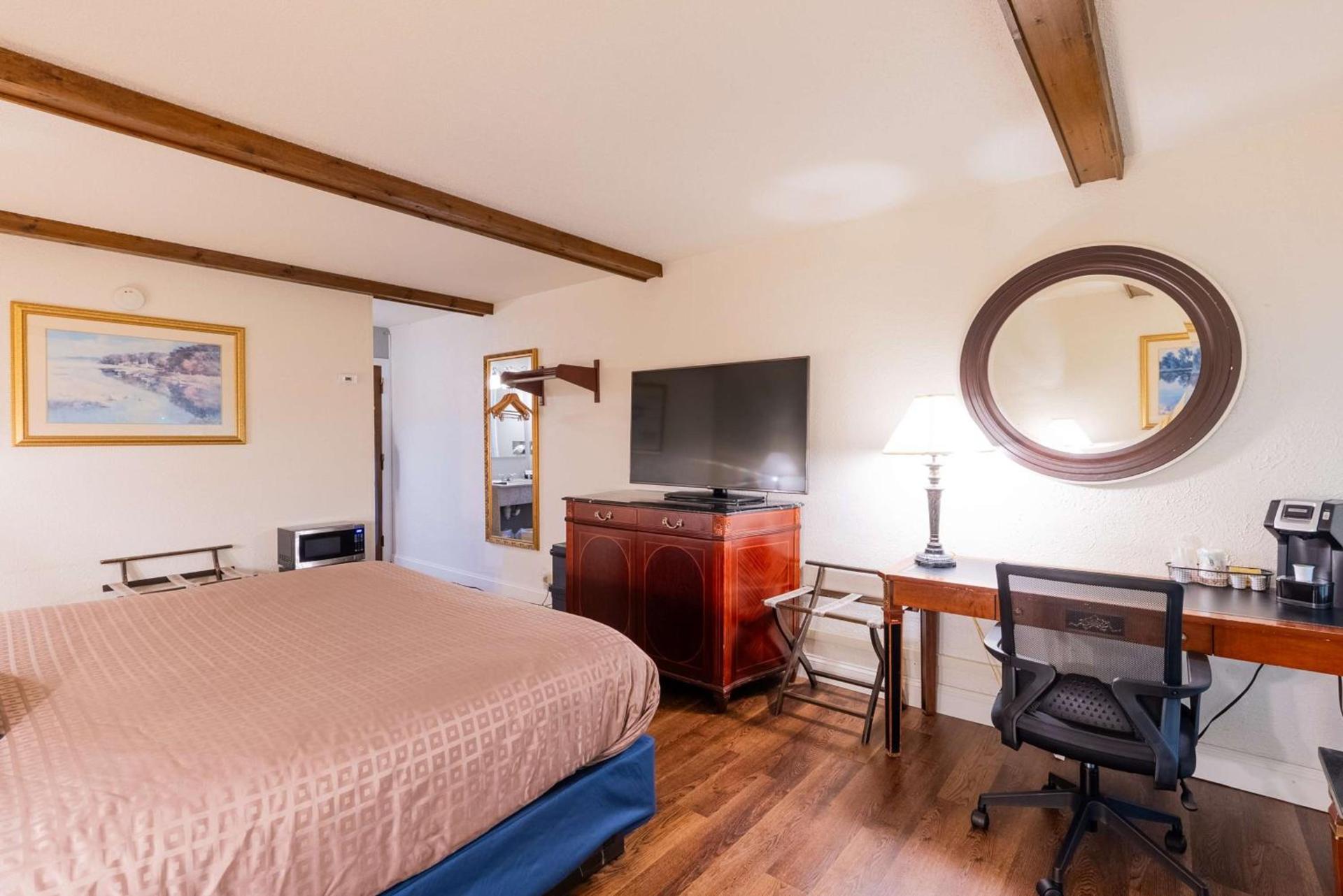 Fireside Inn and Suites Bangor photo 22